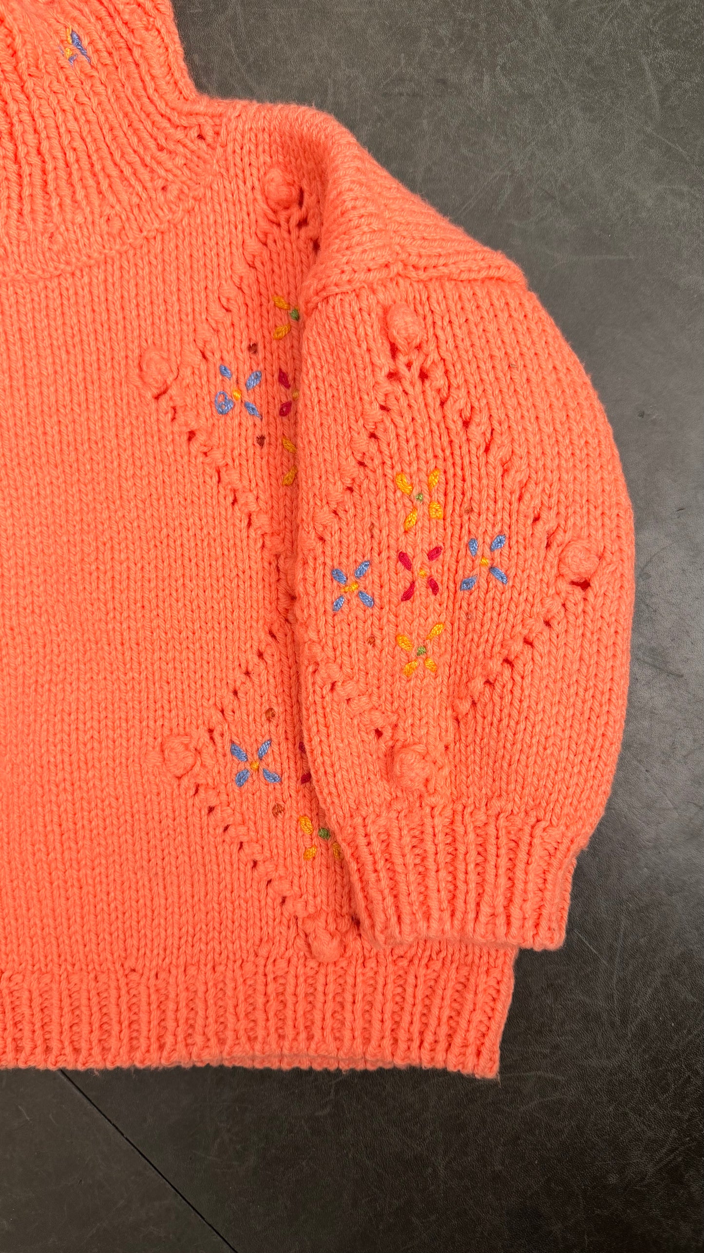 Maglia lupetto bimba in lana fatta a mano