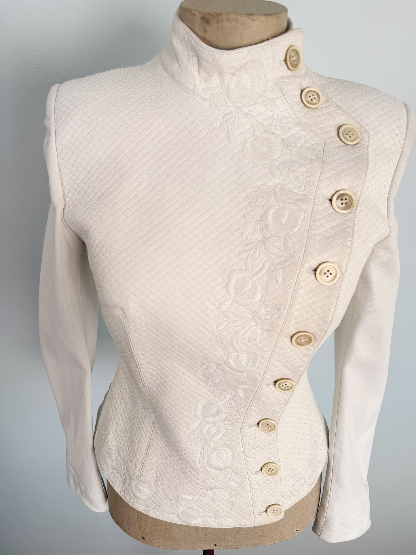 Giacca in pelle effetto bustino firmata Antonio Berardi ss 1999