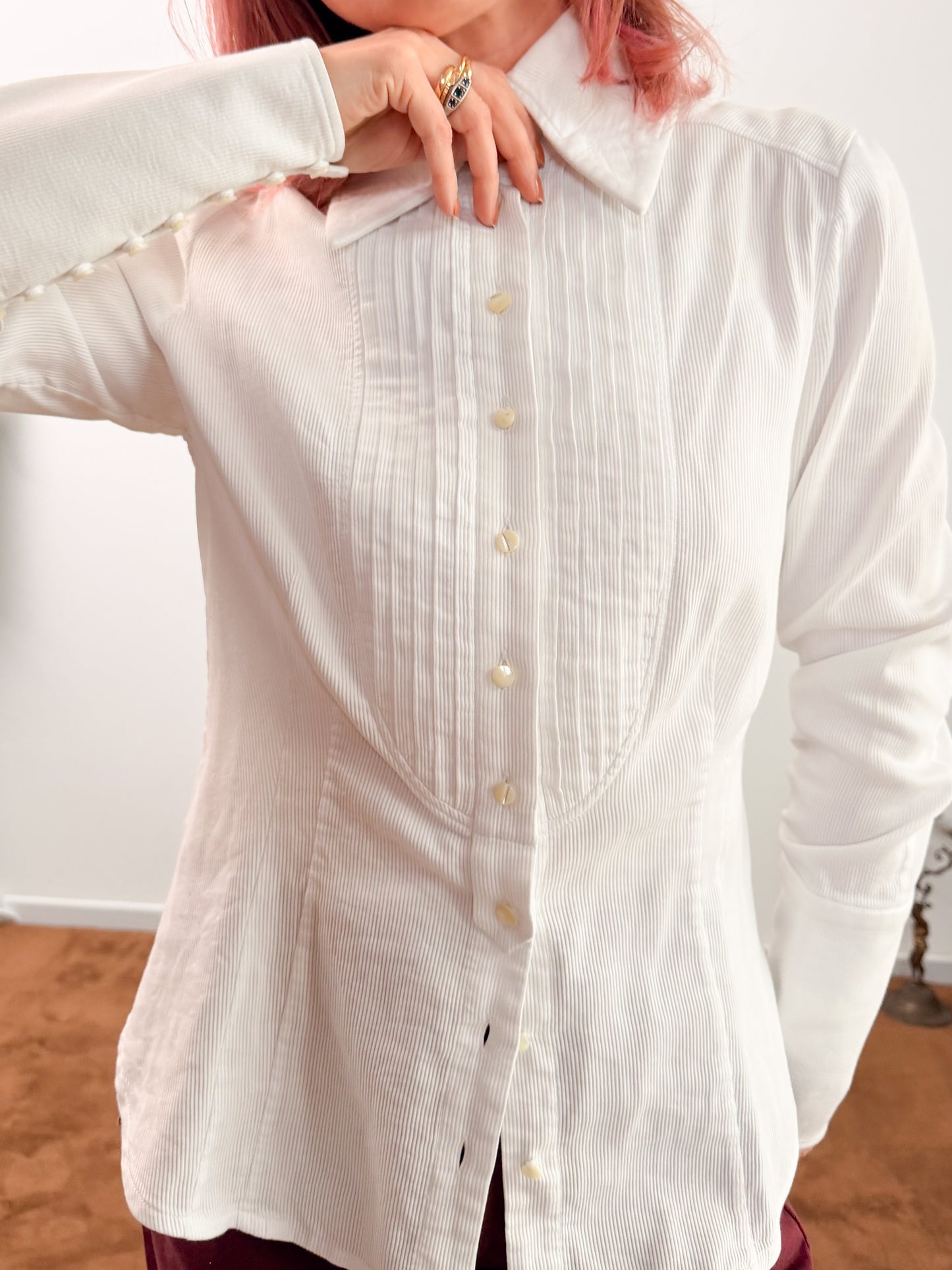 Camicia in tessuto ottoman di cotone con collo a punta e pettorina