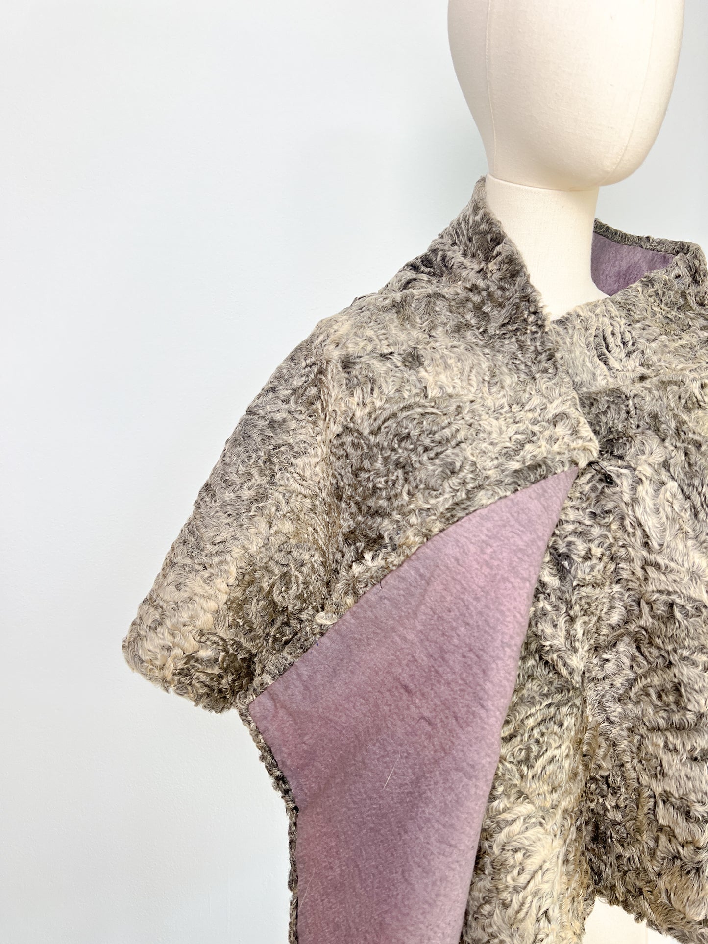 Stola in pelliccia astrakan anni 60