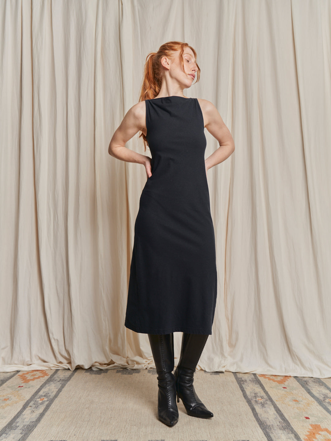 Abito in jersey nero DKNY jeans con scavo cratere anni 90 taglio midi