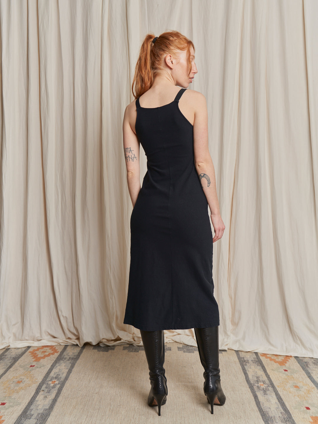 Abito in jersey nero DKNY jeans con scavo cratere anni 90 taglio midi