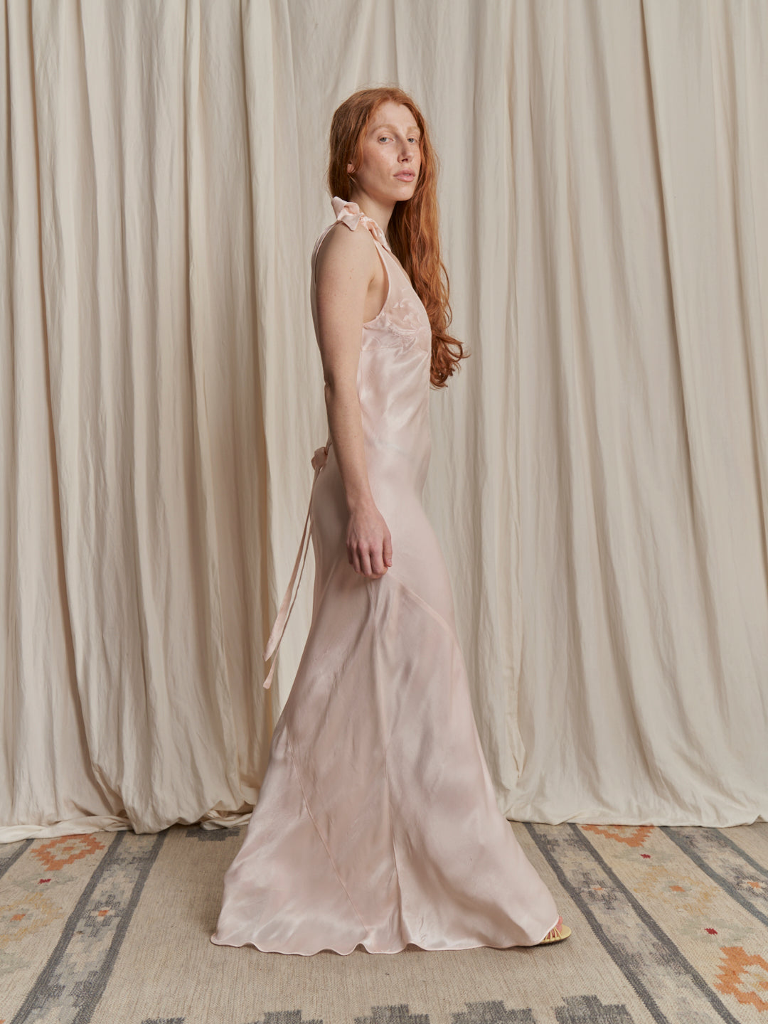 Abito lingerie anni 40 in pura seta rosa con tasca a cuore