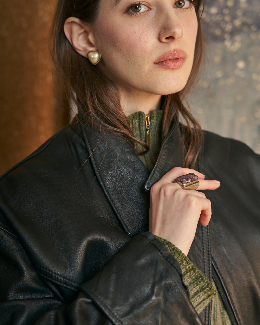 Orecchini in argento a forma di cuore effetto perlato