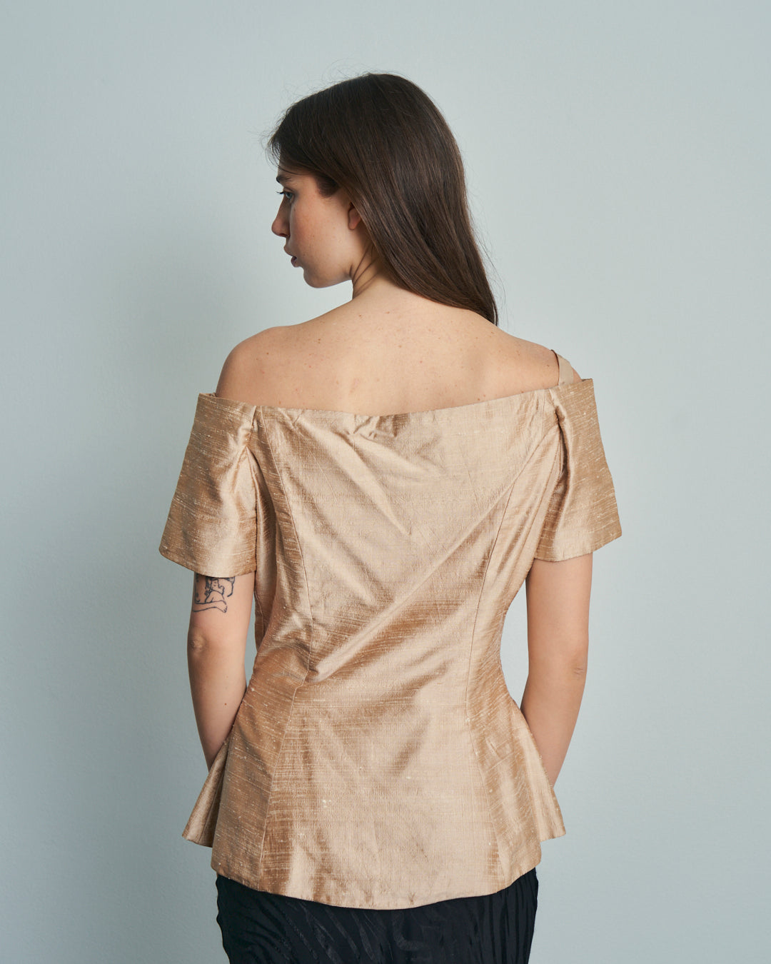 Blusa anni 80 in seta champagne con fiocchi