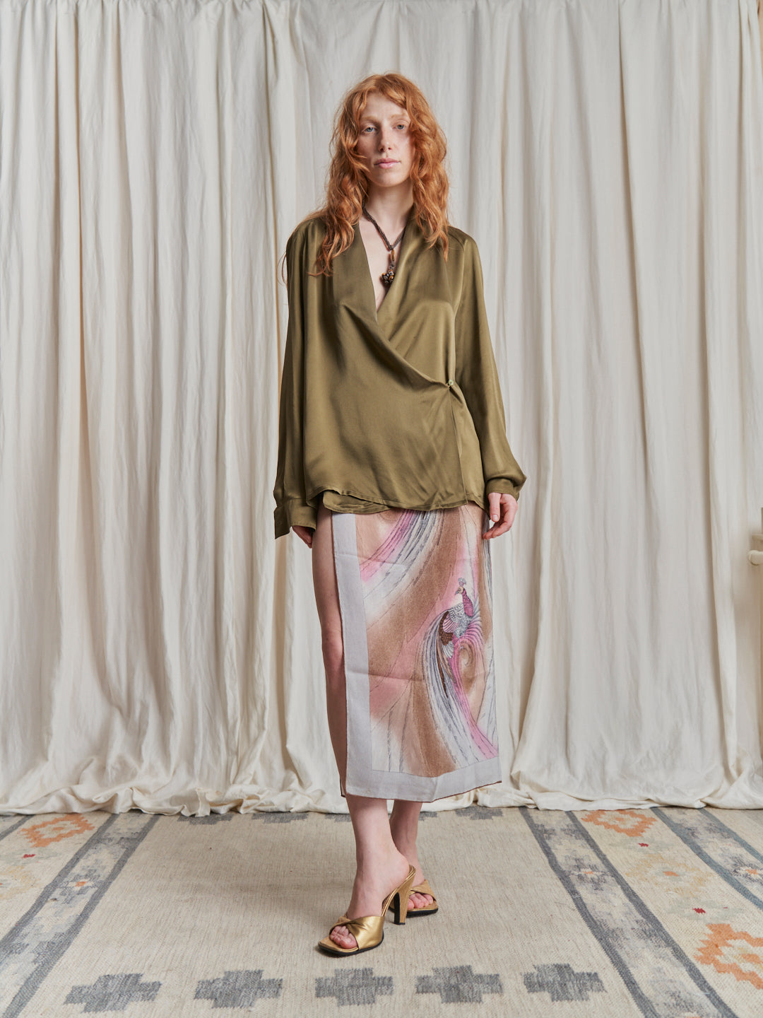 Blusa in seta Color Oliva in crepe raso incrociata