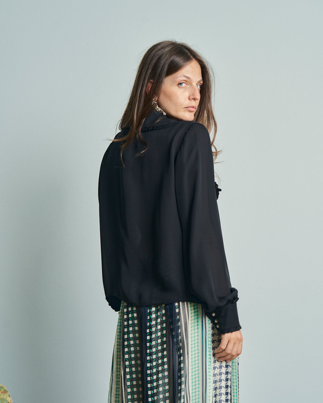 Camicia nera in seta con rouches never worn