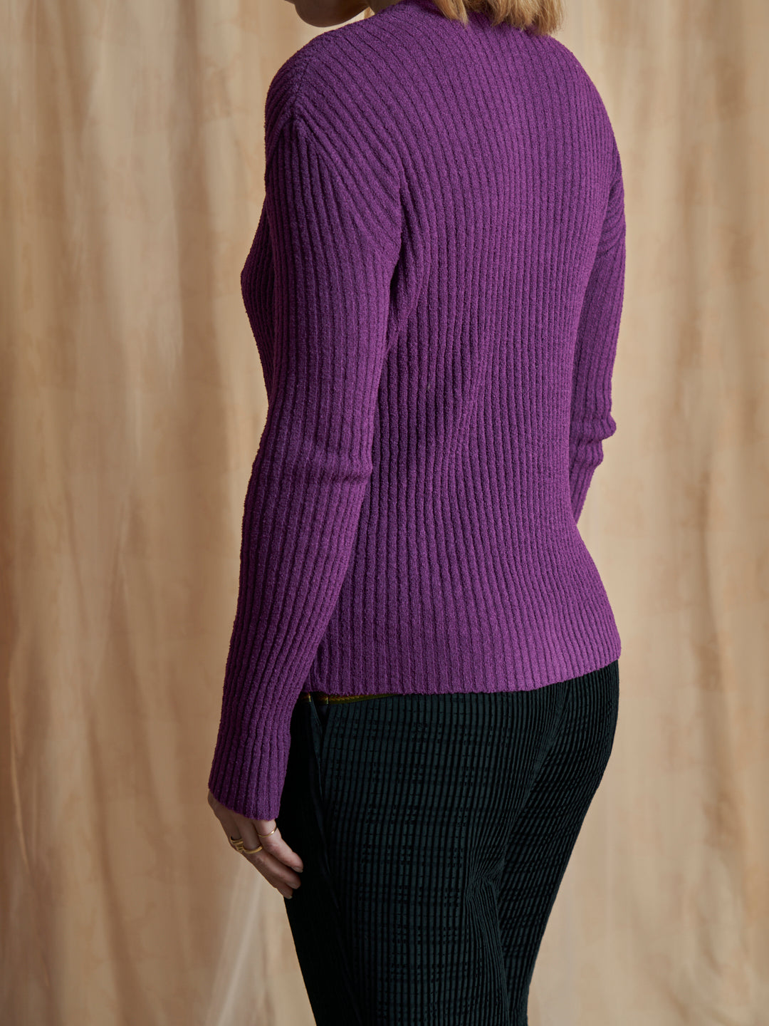 Cardigan mille bottoni viola goffrato