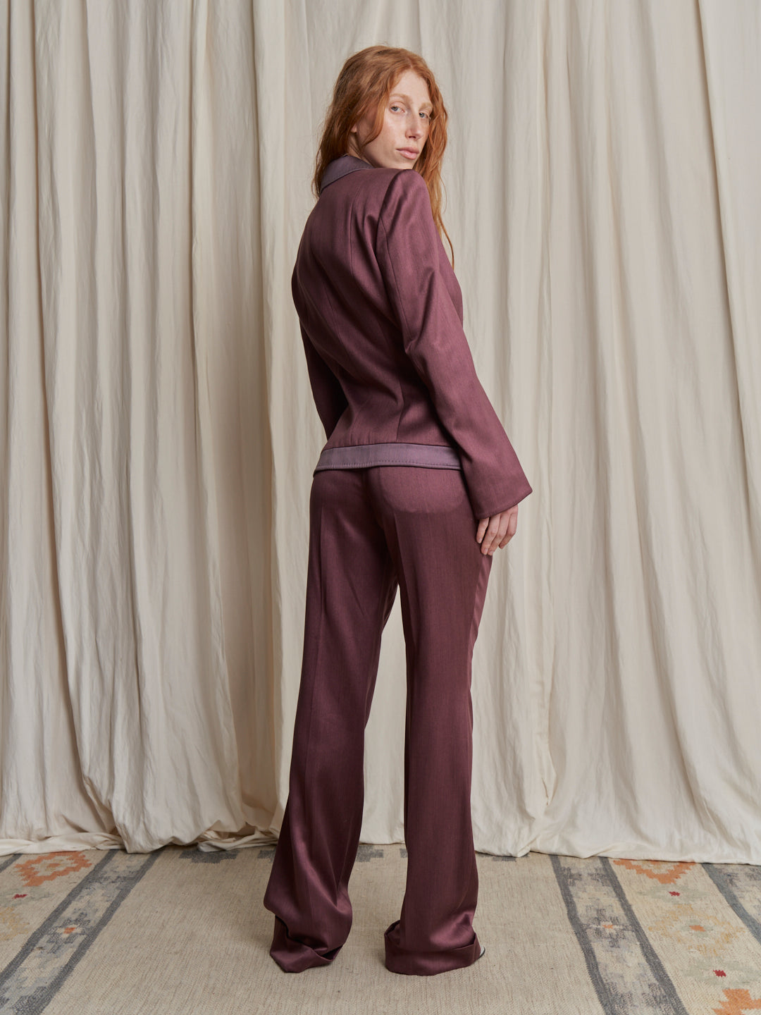 Completo in lana Antonio Berardi bordeaux con motivo sul davanti