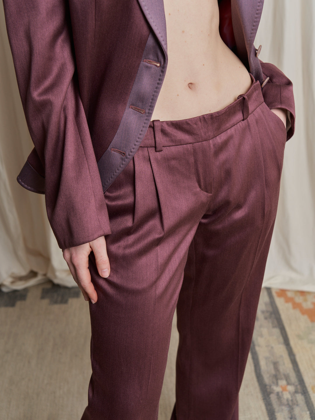 Completo in lana Antonio Berardi bordeaux con motivo sul davanti
