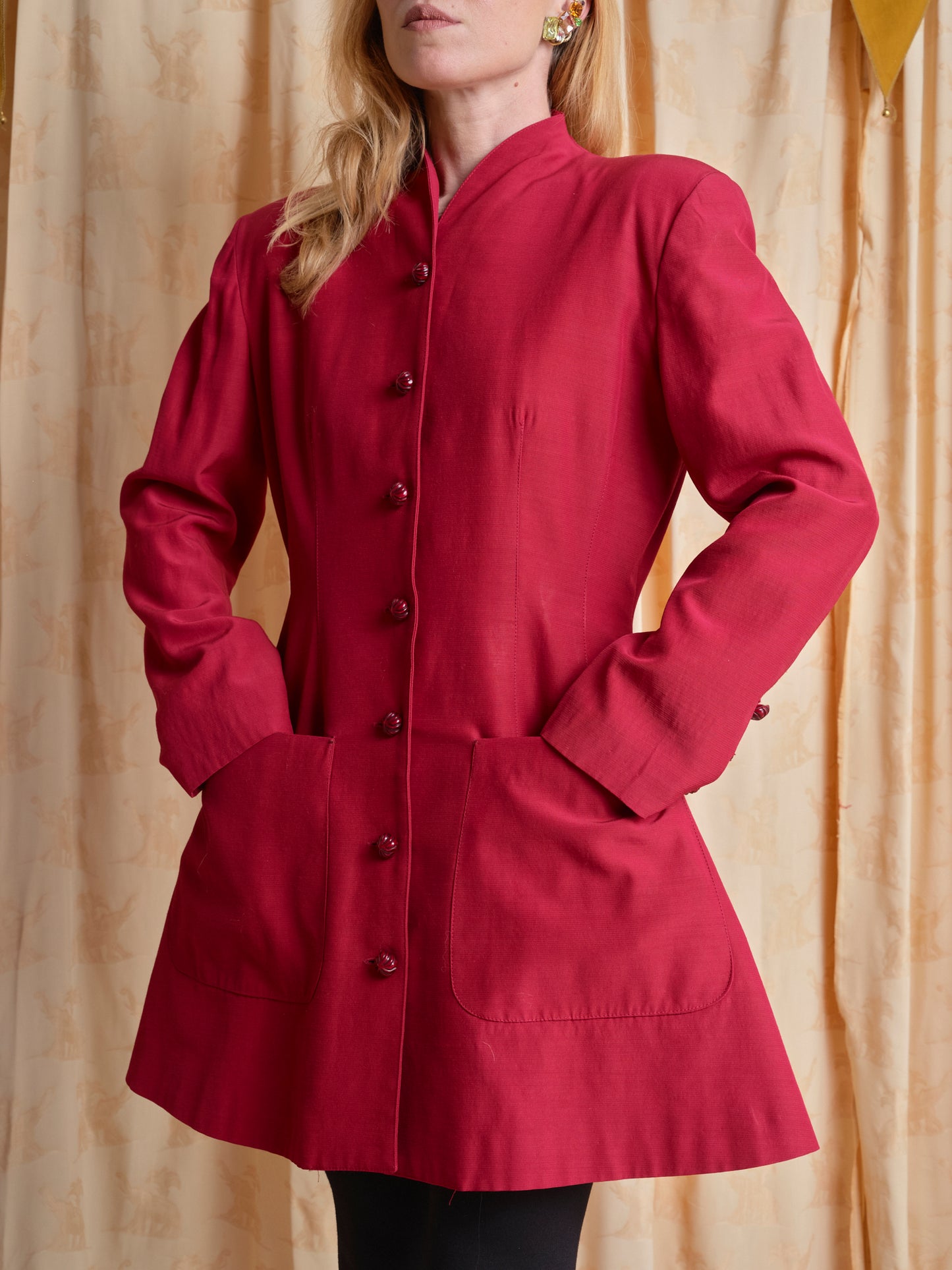 Giacca stile coreana lunga con bottoni caramella sfiancata