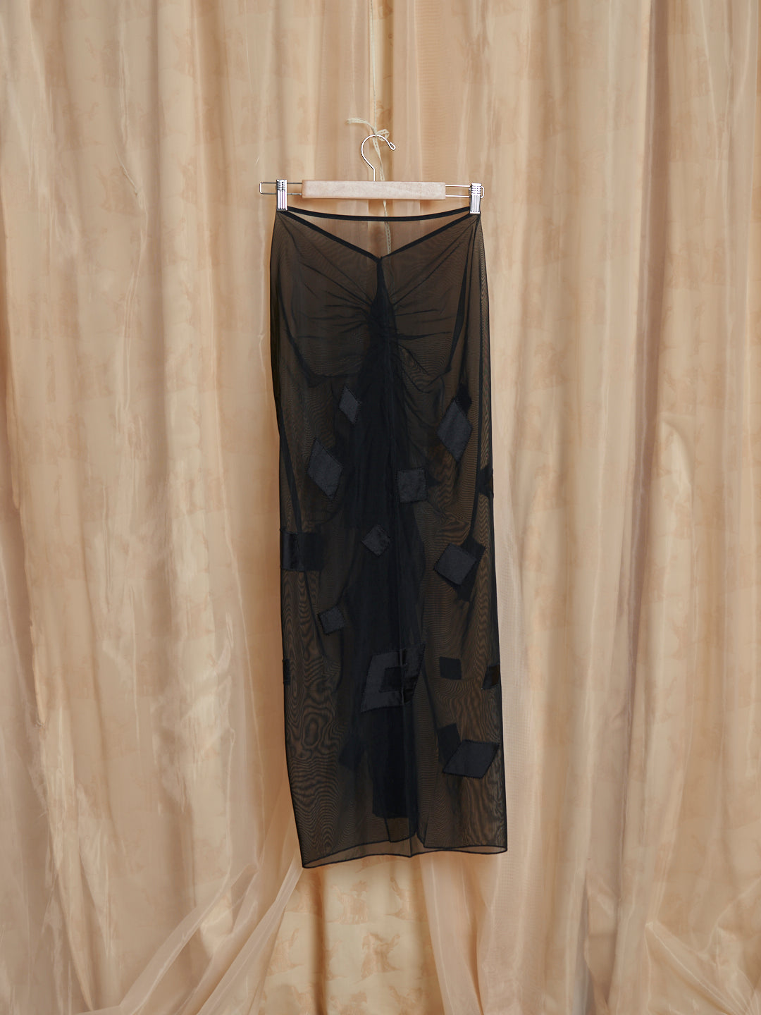 Gonna in tulle con arricci davanti e patch in raso cucite patchwork