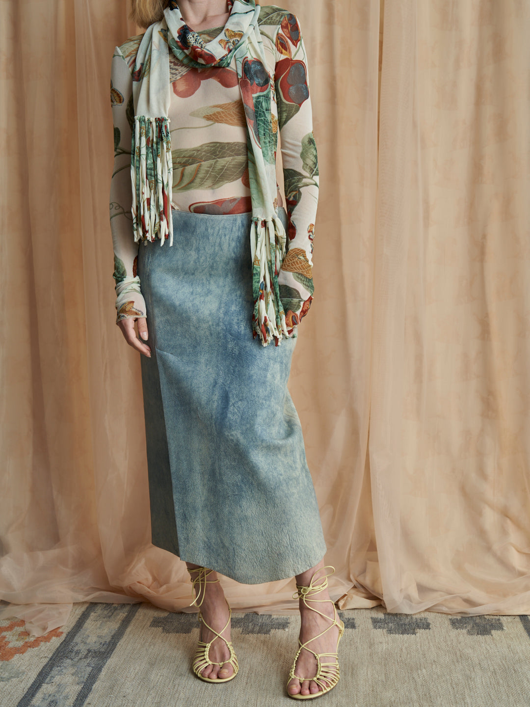 T-shirt body in tulle con sciarpa abbinata