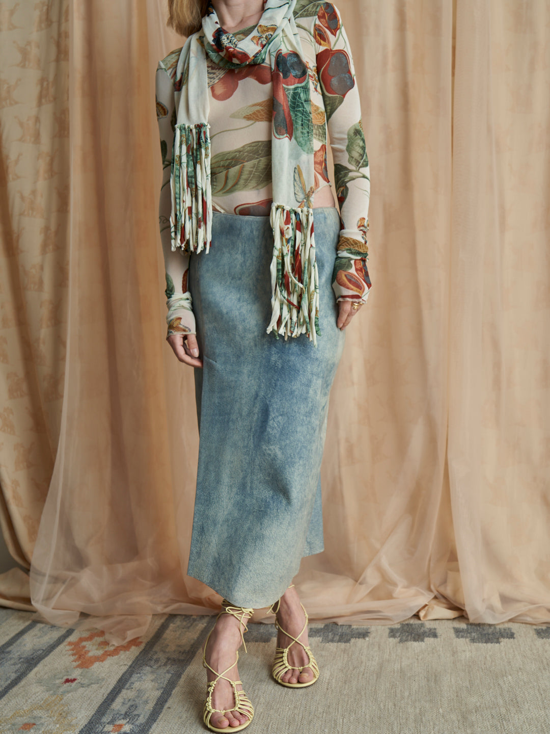 T-shirt body in tulle con sciarpa abbinata