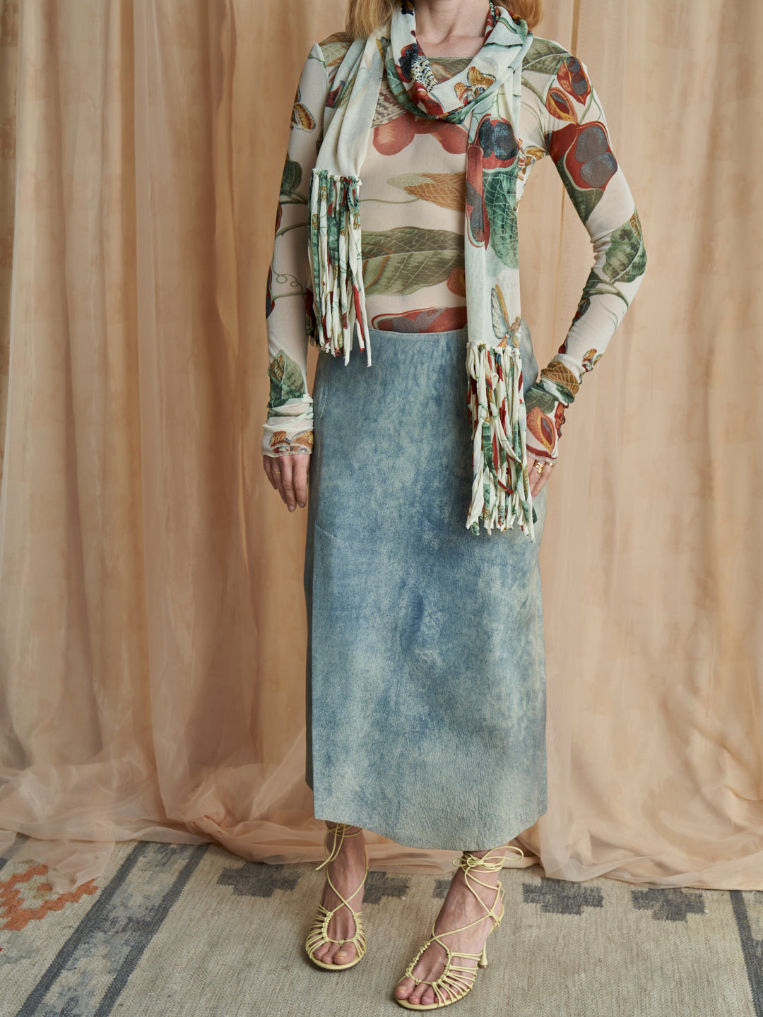 T-shirt body in tulle con sciarpa abbinata