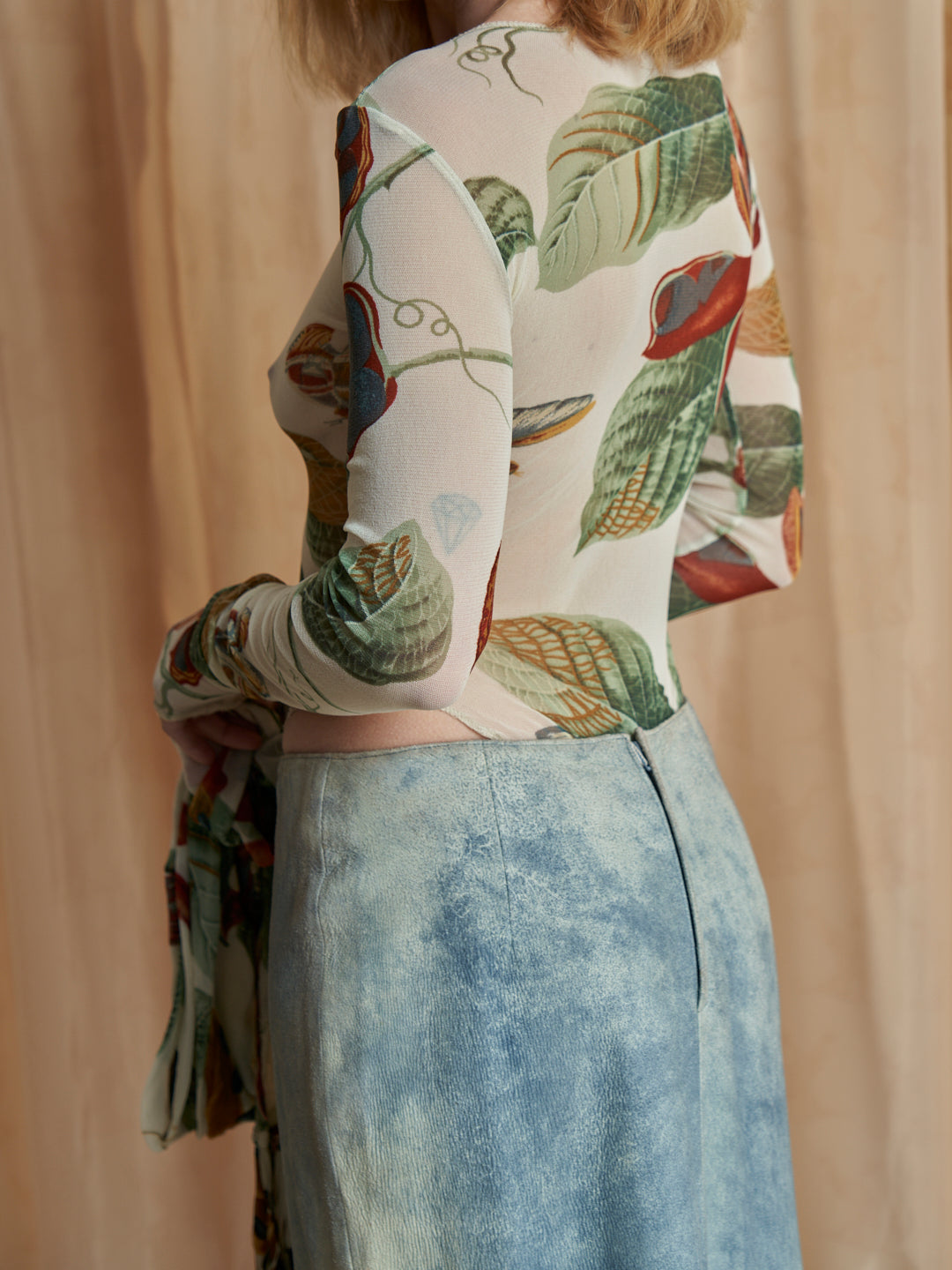 T-shirt body in tulle con sciarpa abbinata