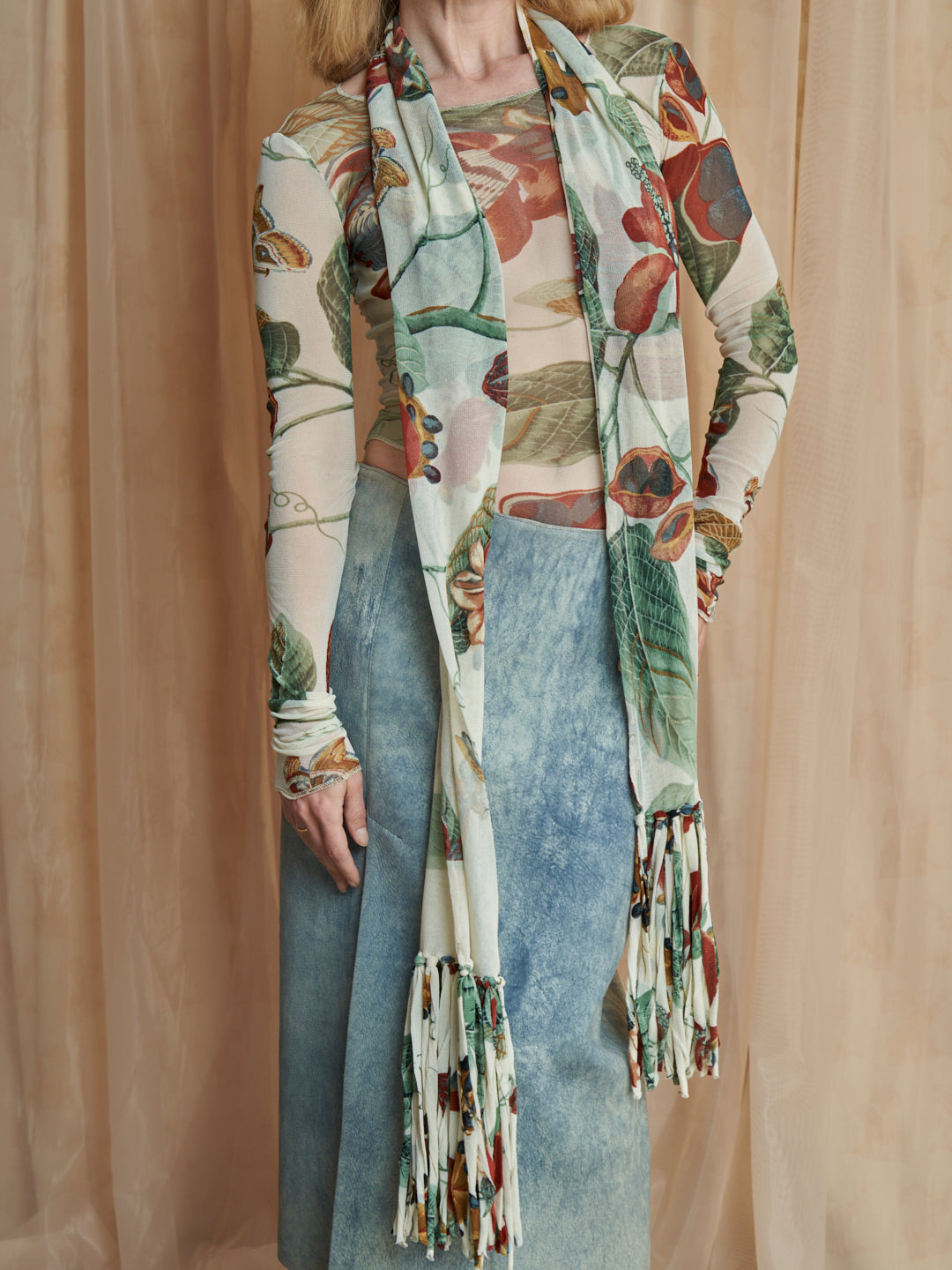 T-shirt body in tulle con sciarpa abbinata