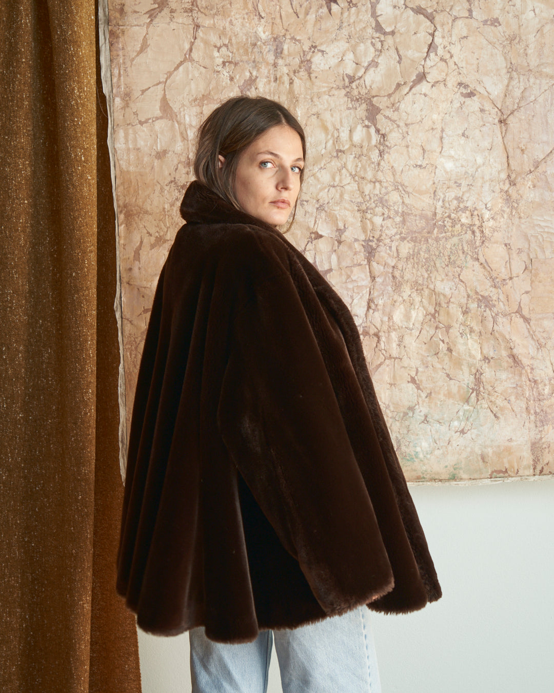 Pelliccia ecologica anni 80 marrone cioccolato a ruota
