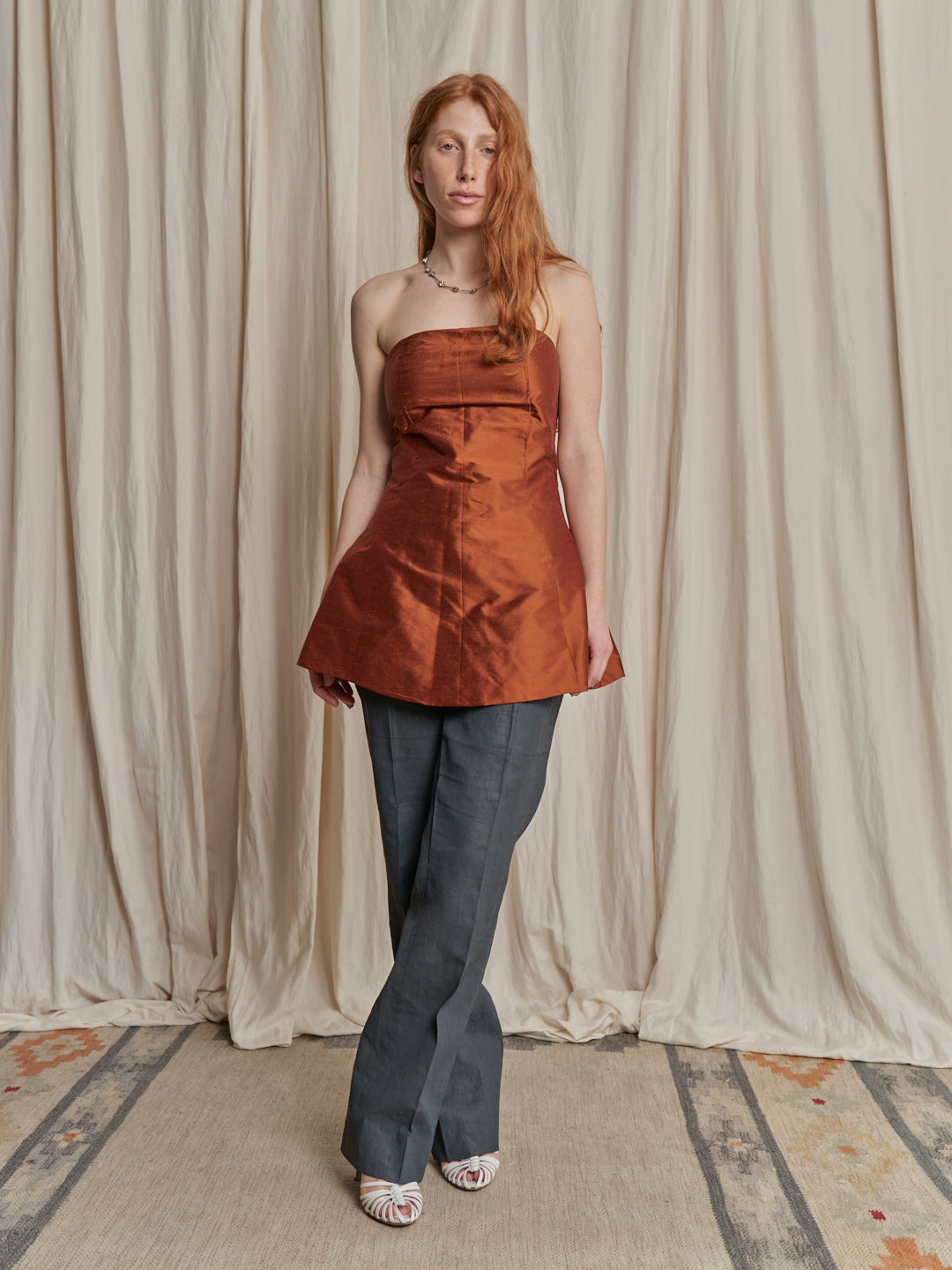 Top in seta sartoriale senza spalline realizzato da Montanaro Vintage