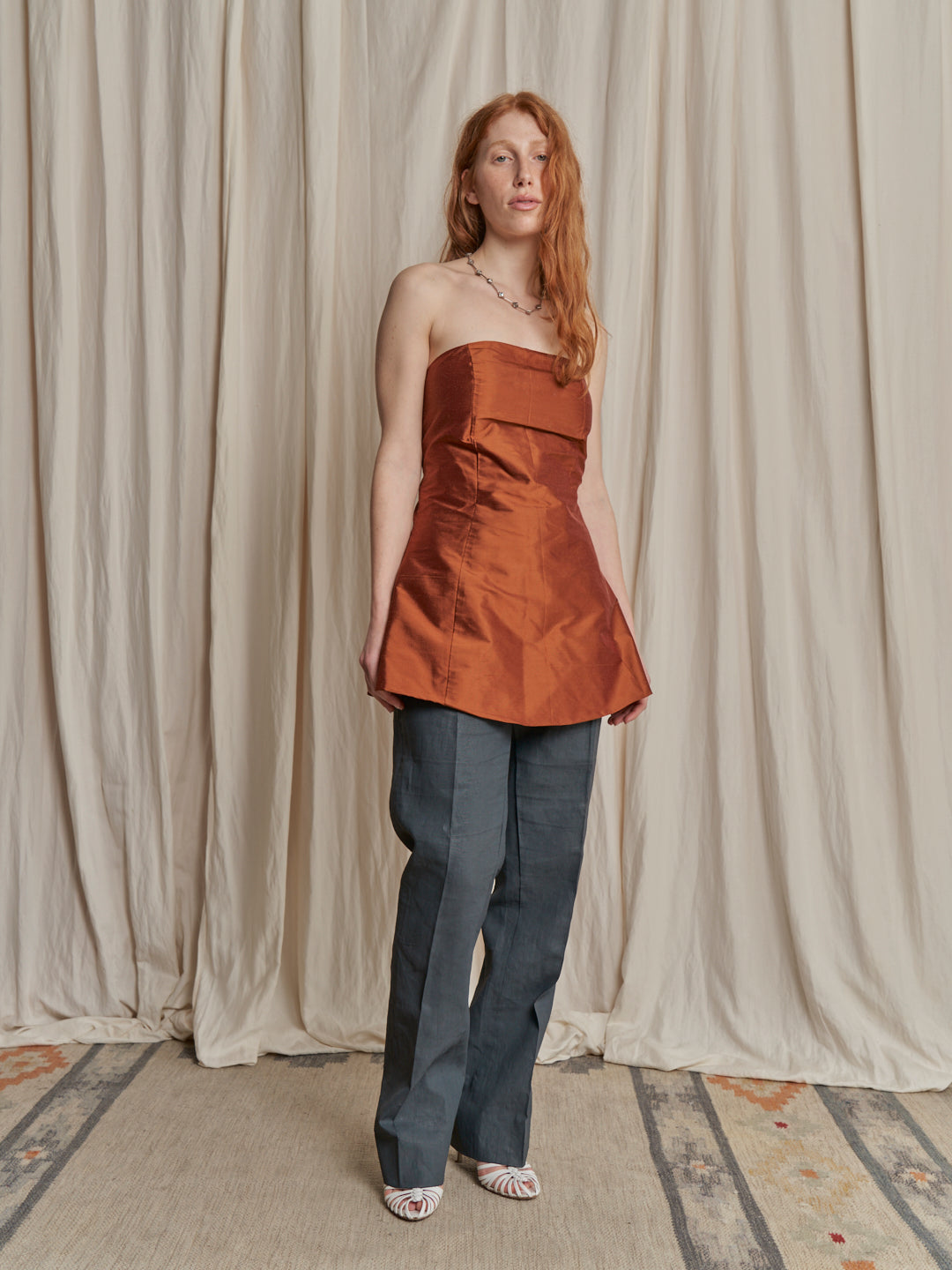 Top in seta sartoriale senza spalline realizzato da Montanaro Vintage