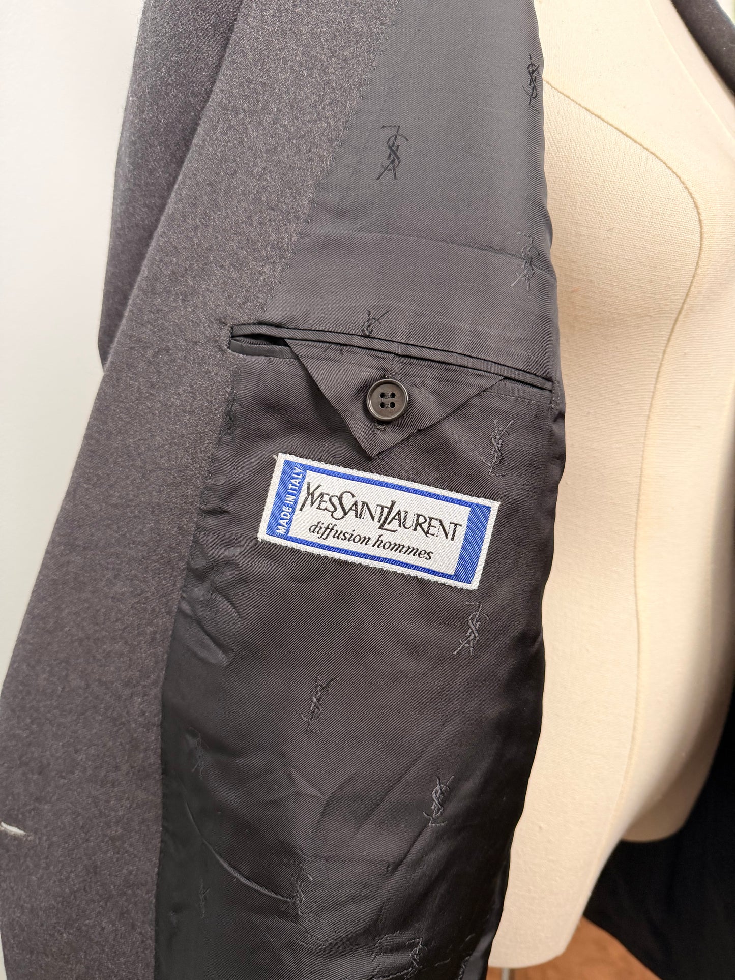 Blazer doppiopetto Yves Saint Laurent Hommes in lana grigio bottoni madreperla