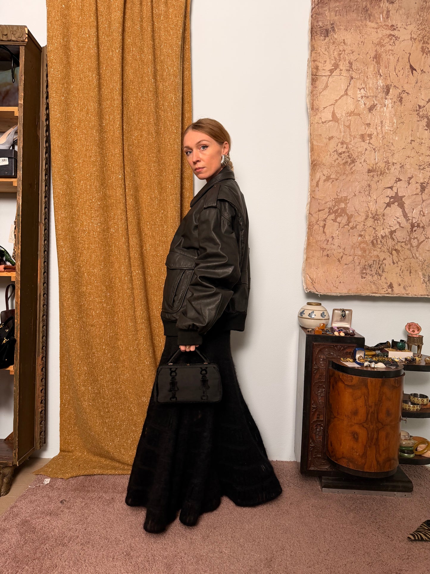 Bomber in pelle maschile con costine in lana e tasconi