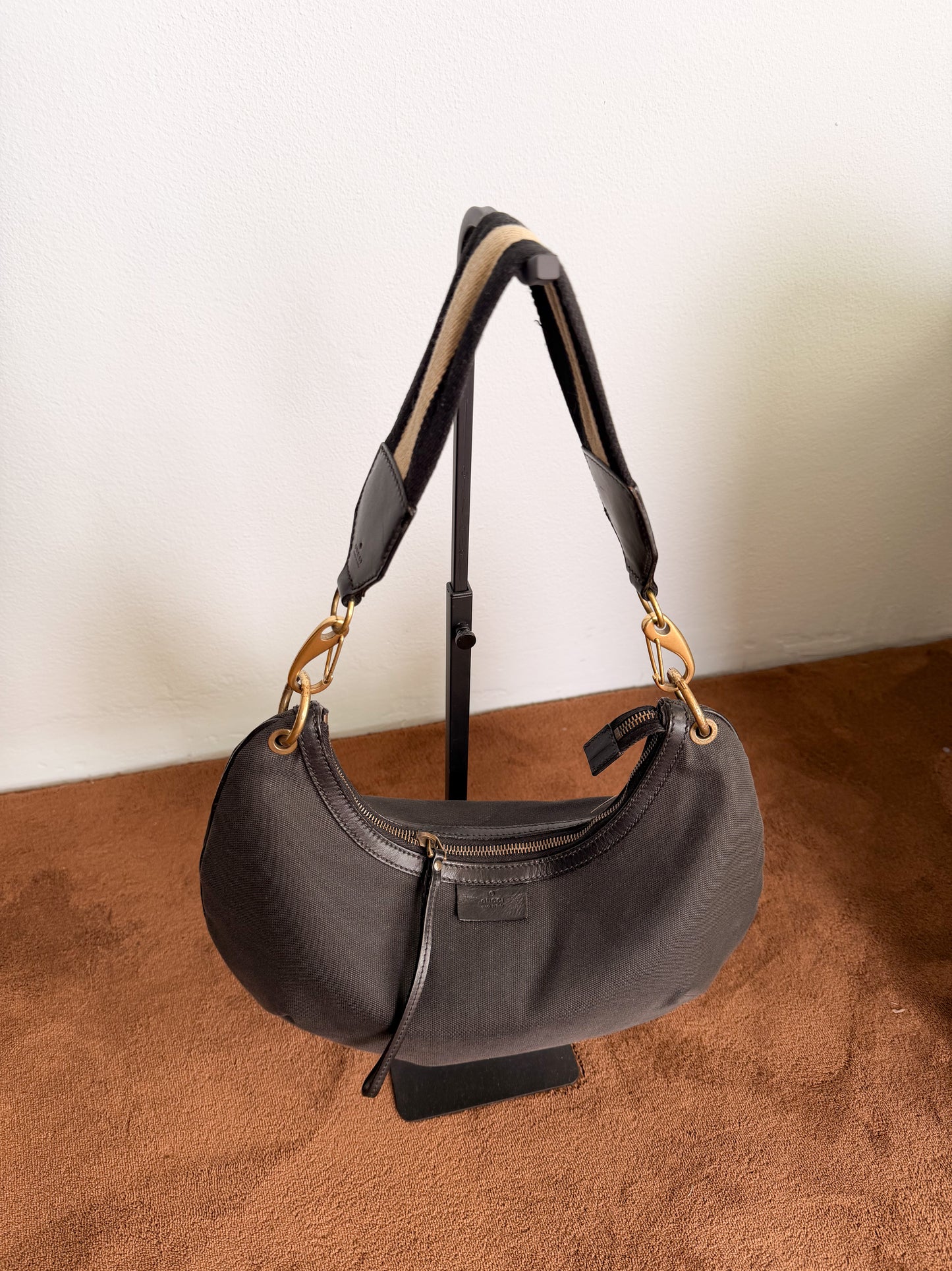 Borsa hobo bag Gucci in tela e pelle con tracolla gros grain