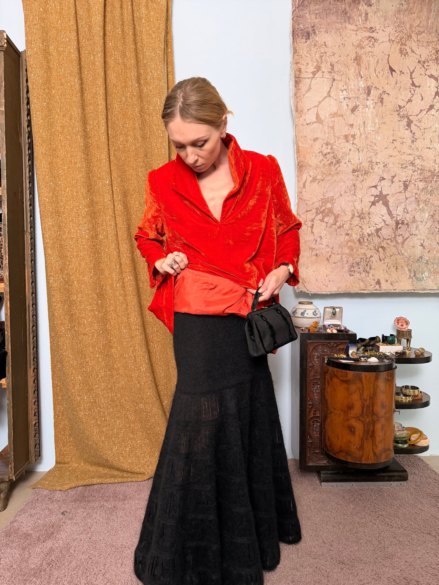 Blusa sartoriale in velluto di seta arancio-rossastro anni 70