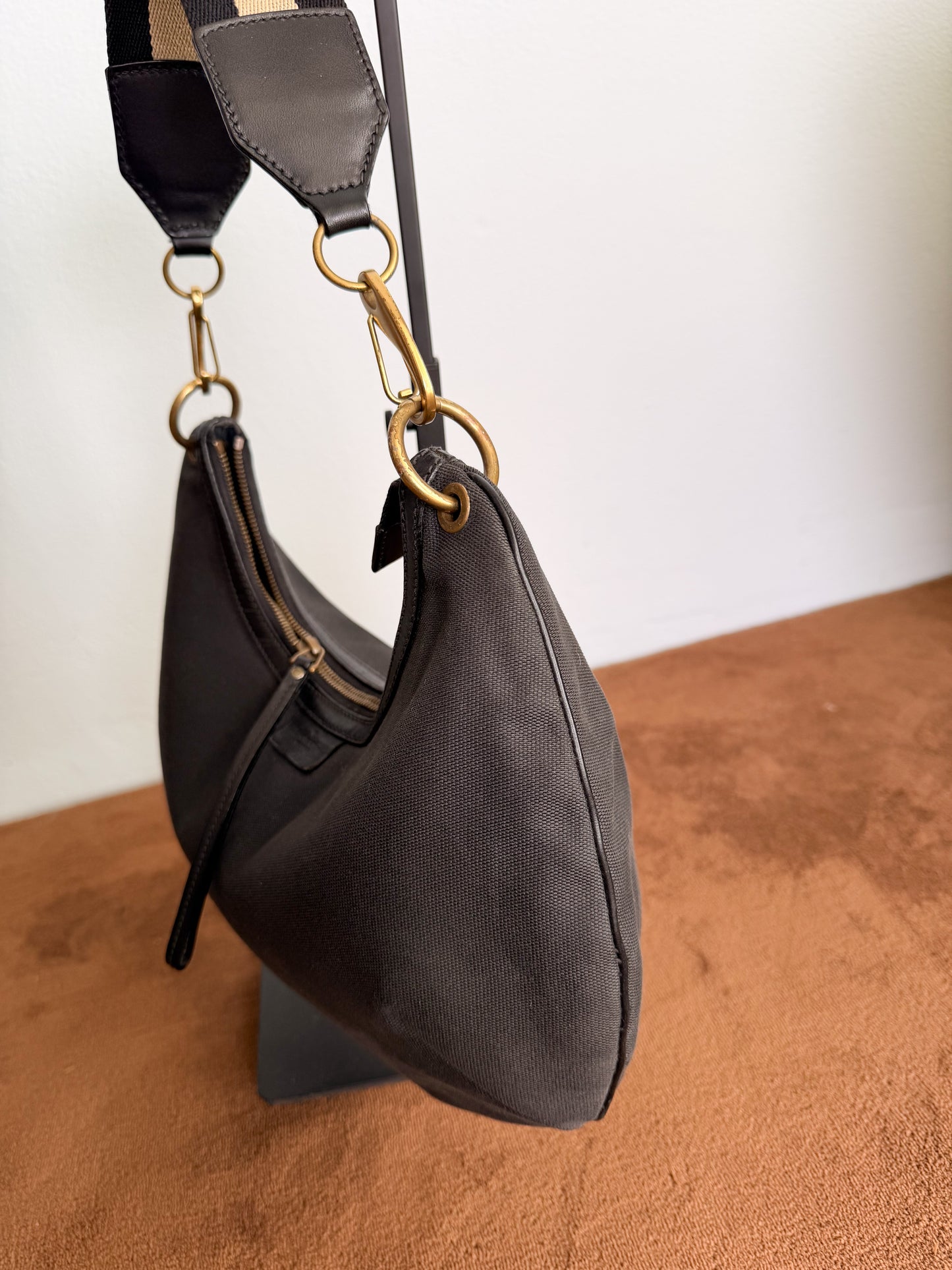 Borsa hobo bag Gucci in tela e pelle con tracolla gros grain