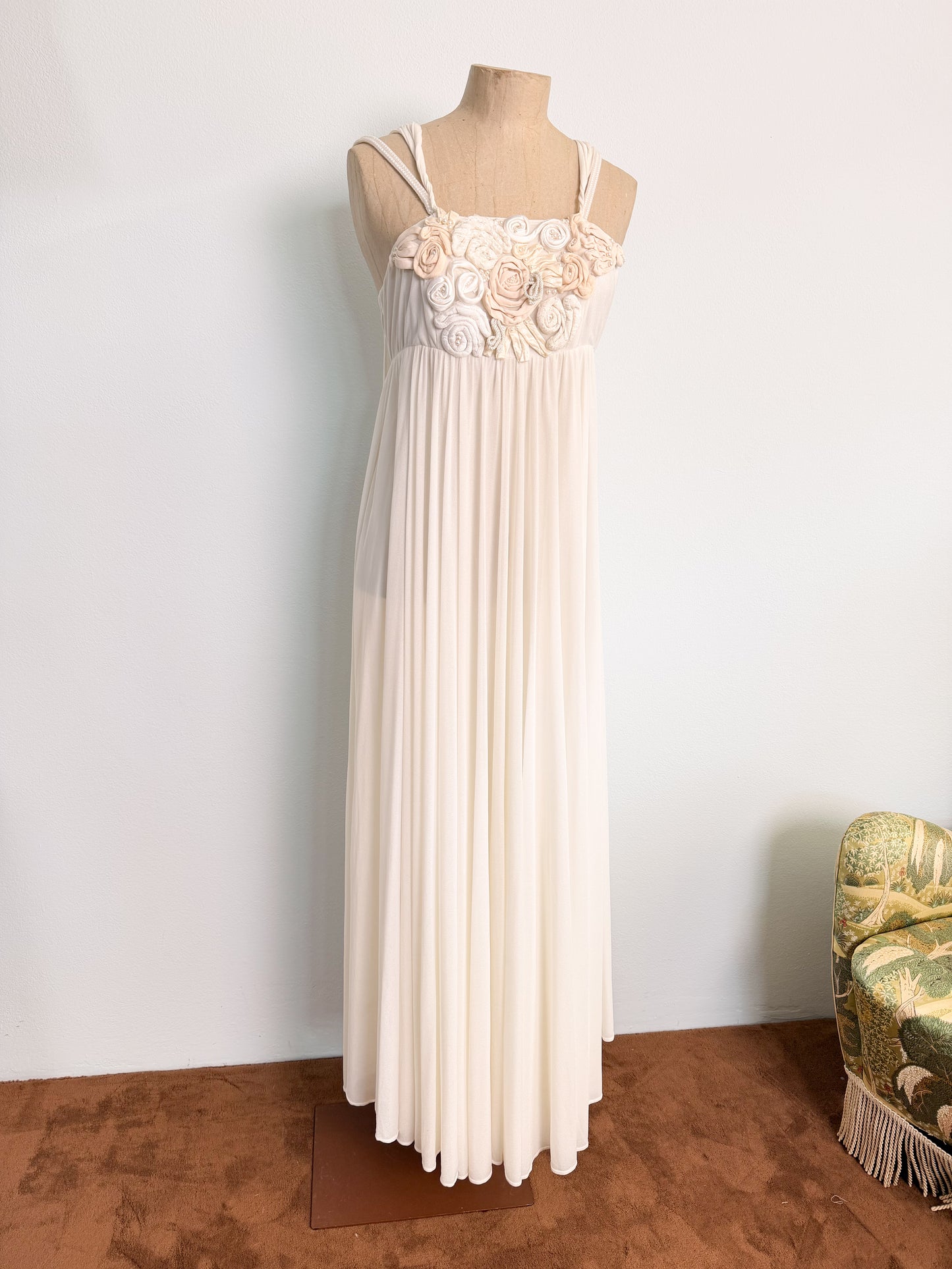 Abito da sposa con mantella