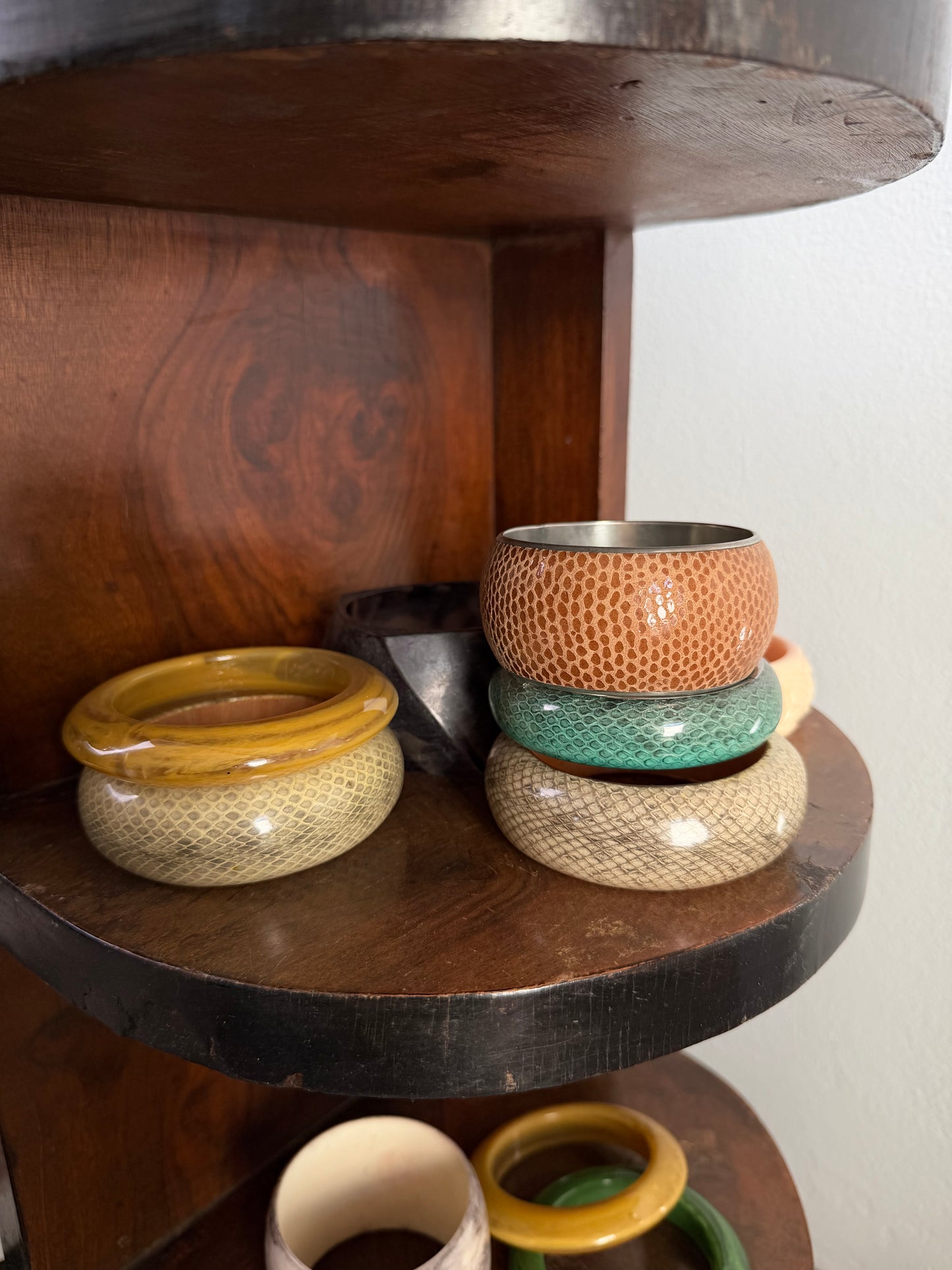 Bracciale Bangle in metallo e resina pelle pitone color turchese