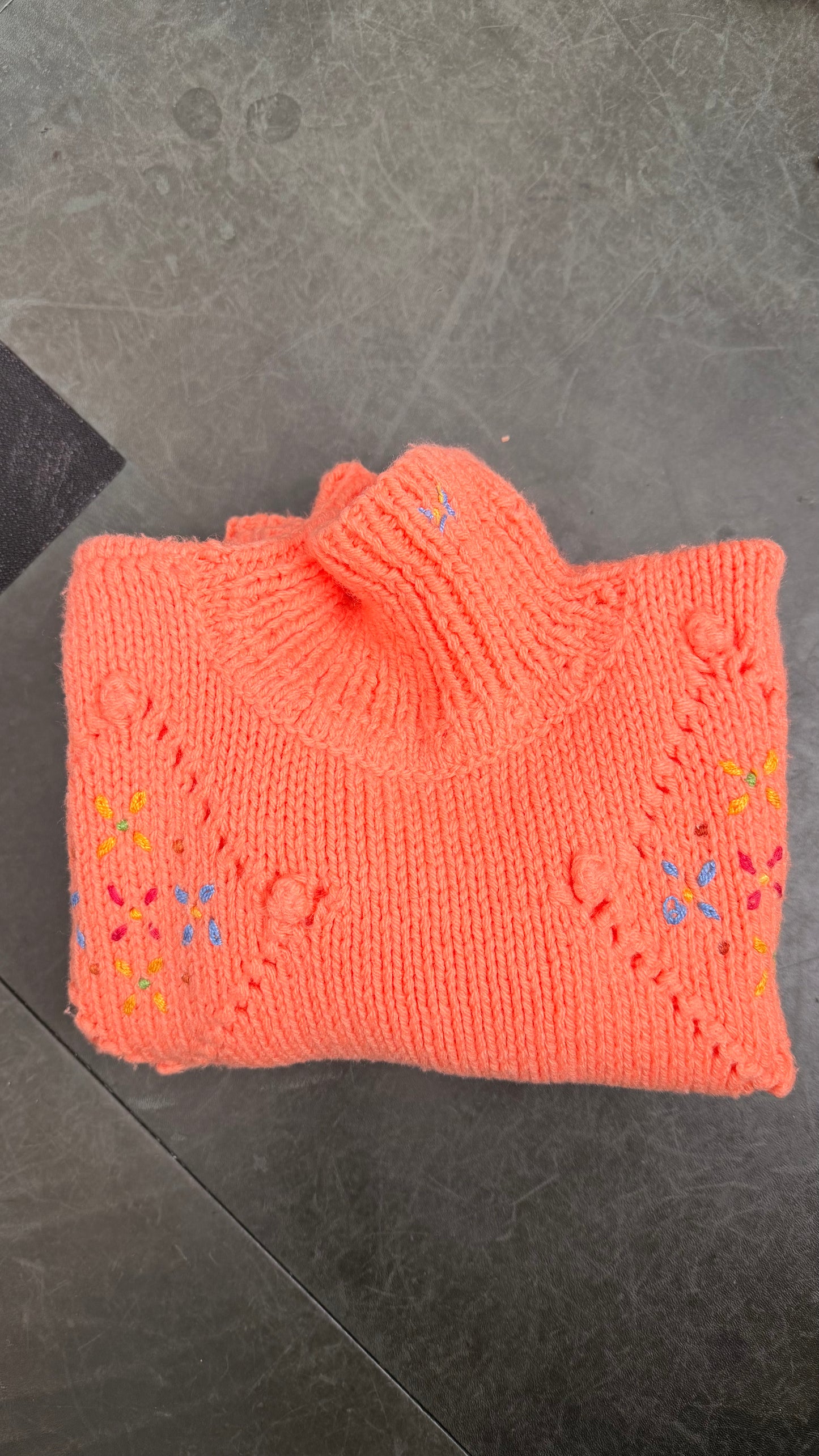 Maglia lupetto bimba in lana fatta a mano