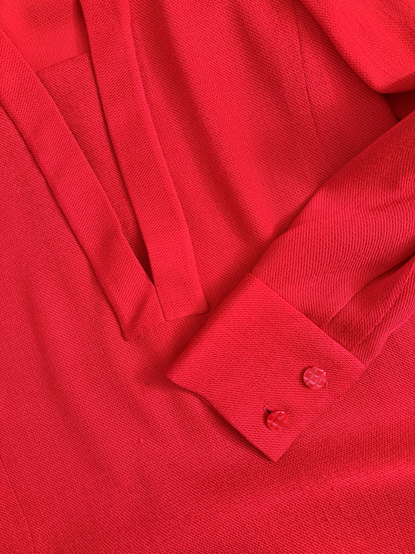 Blusa sartoriale con scollo a V e colletto anni 70