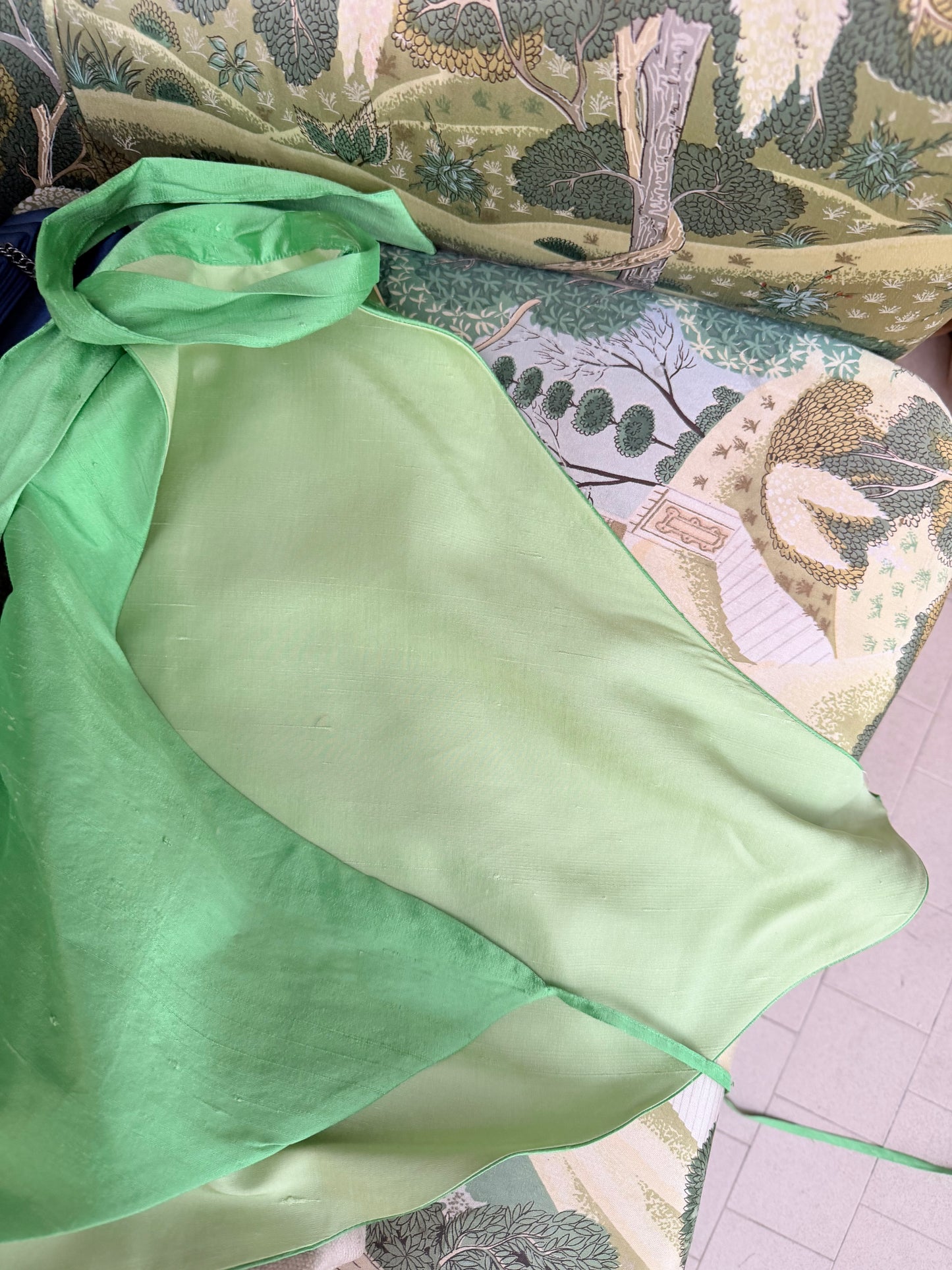 Set "Marisa" in shantung di seta verde mela, realizzato da Montanaro Vintage