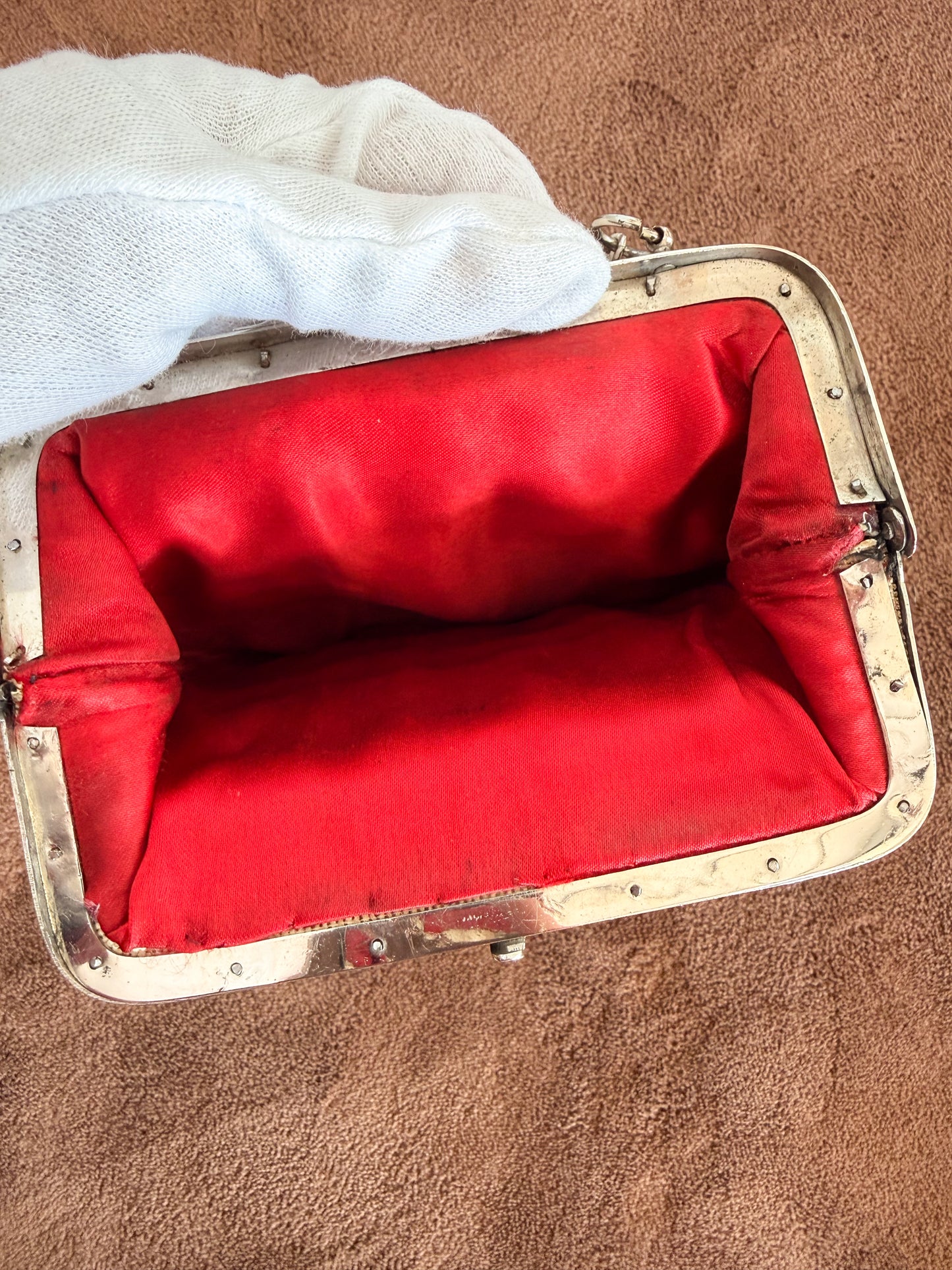 Borsa da polso anni 70 in metallo e velluto