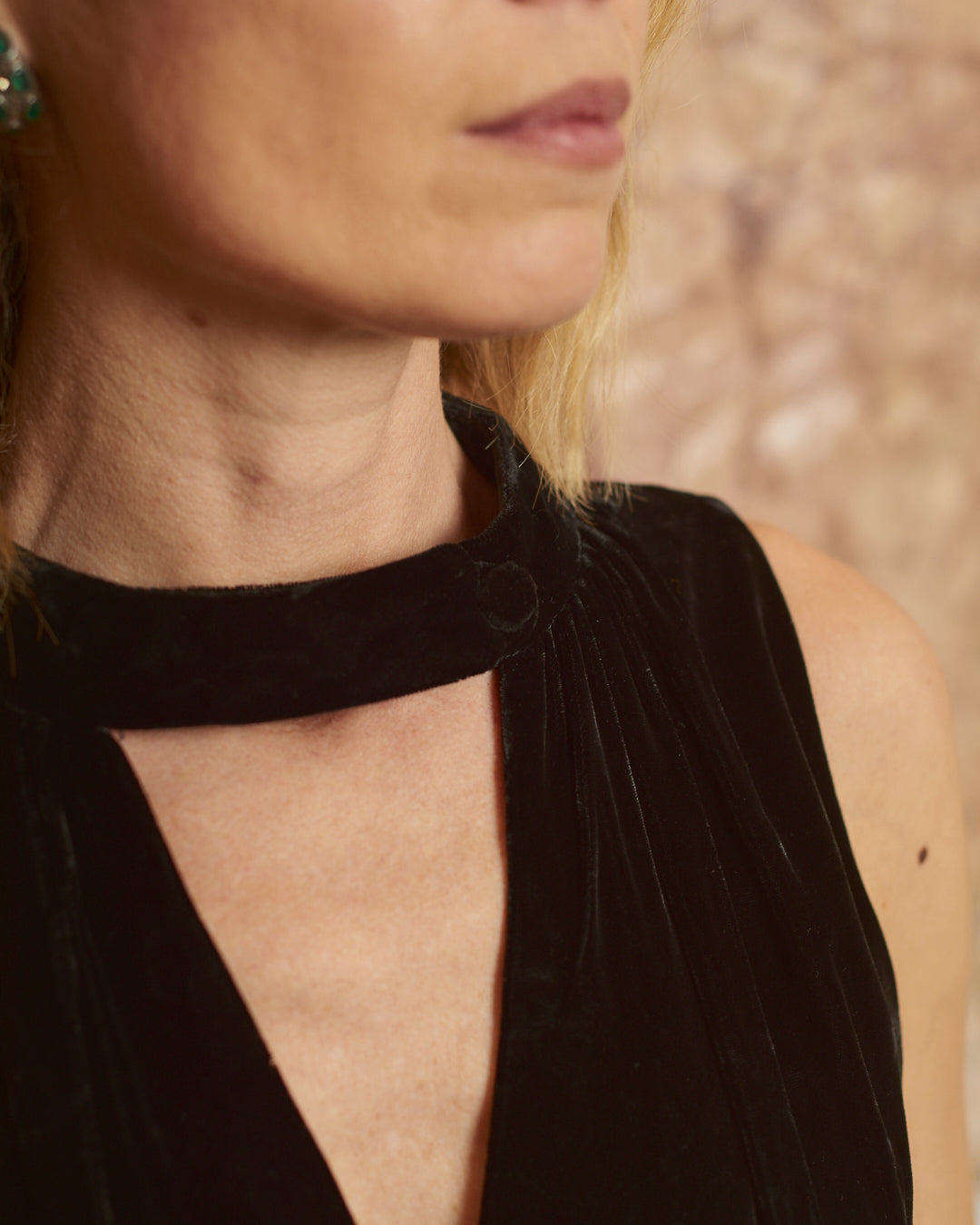 Abito in velluto e balze in broccato anni 70 sartoriale