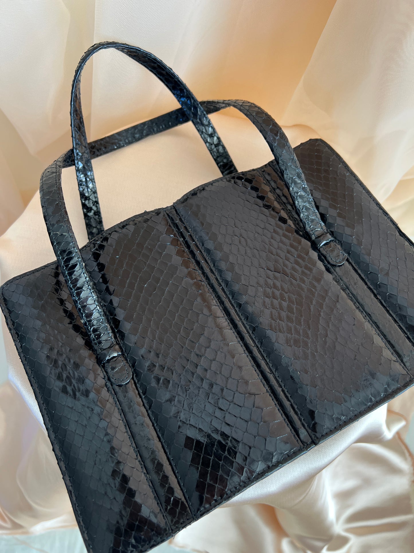 Borsa d'epoca in pitone nero anni 60.