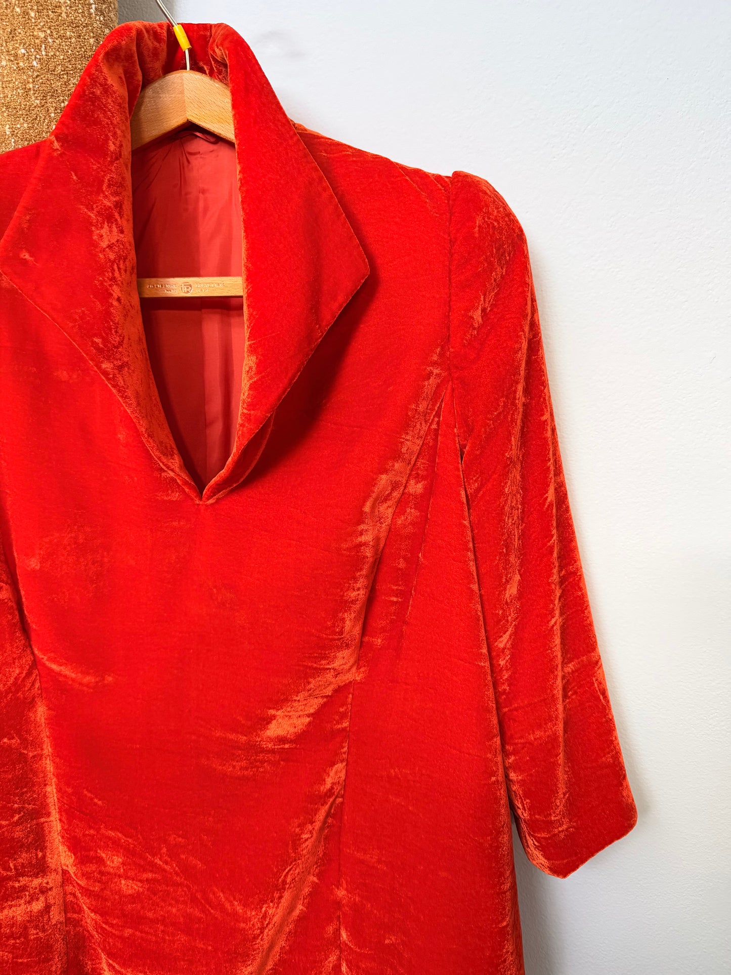 Blusa sartoriale in velluto di seta arancio-rossastro anni 70