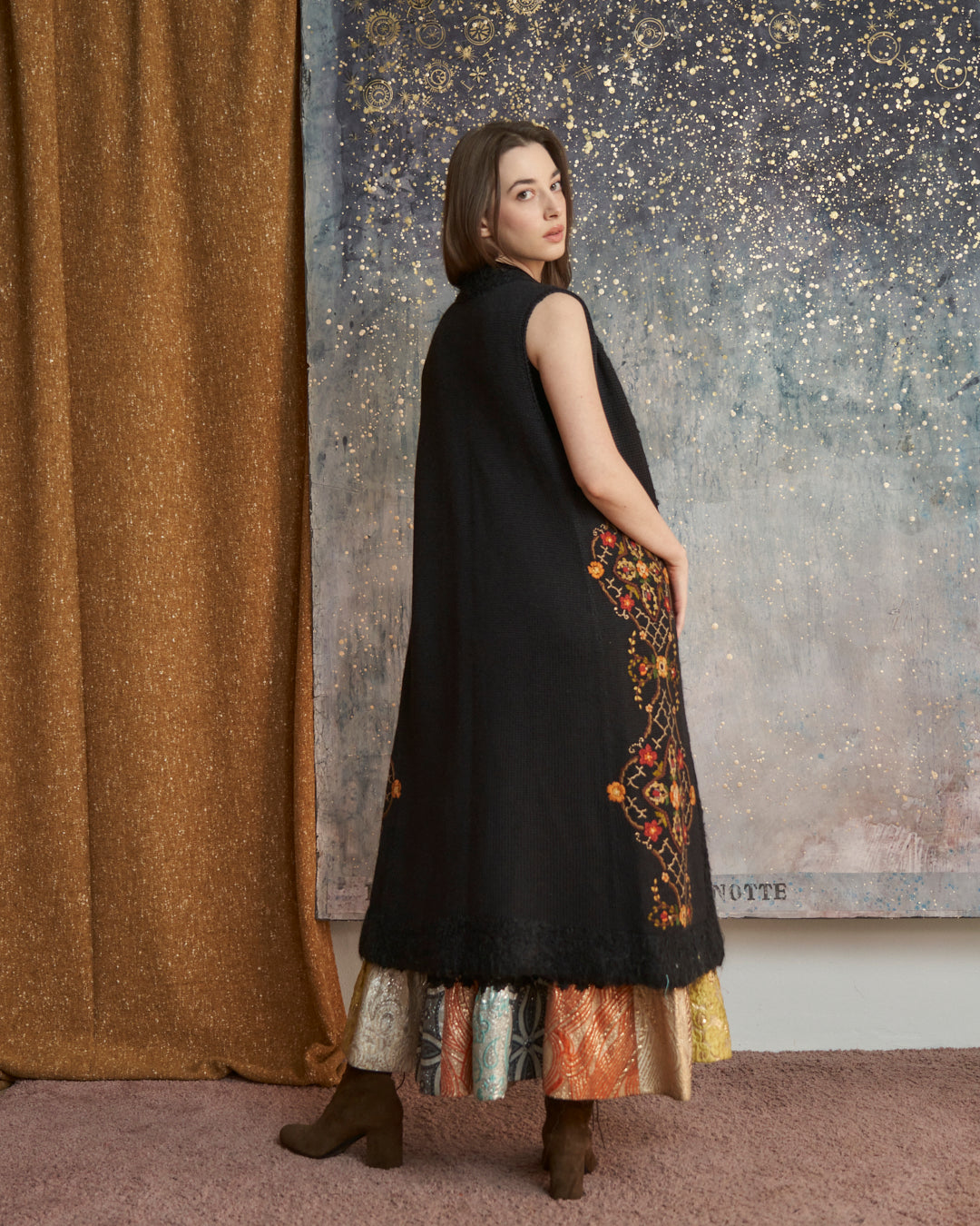 Cardigan lungo in lana e mohair ricamato a mano