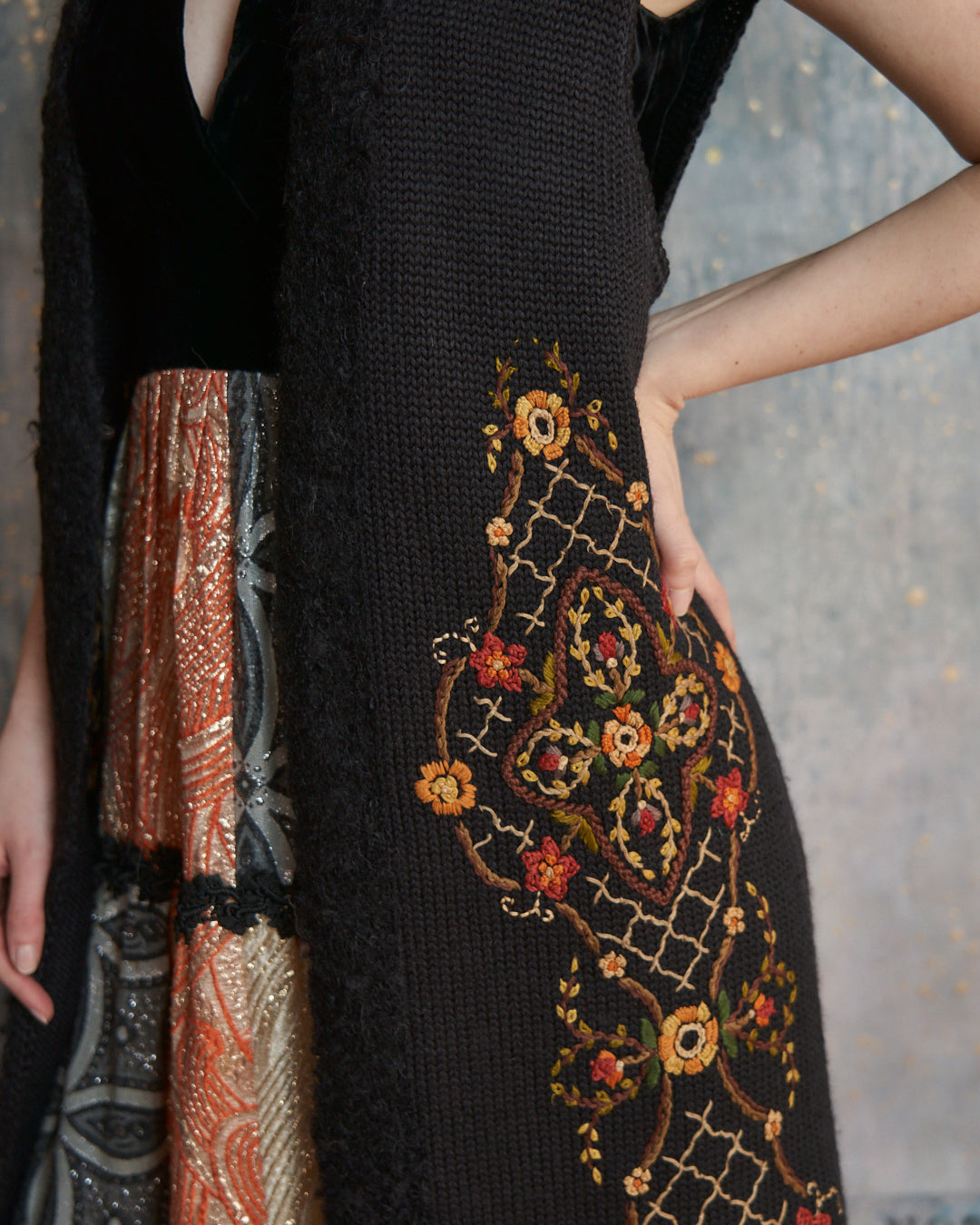 Cardigan lungo in lana e mohair ricamato a mano