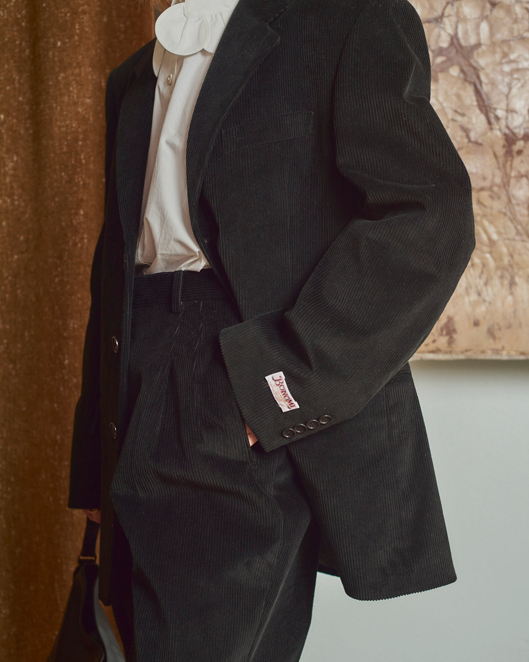 Completo maschile in velluto a coste nero