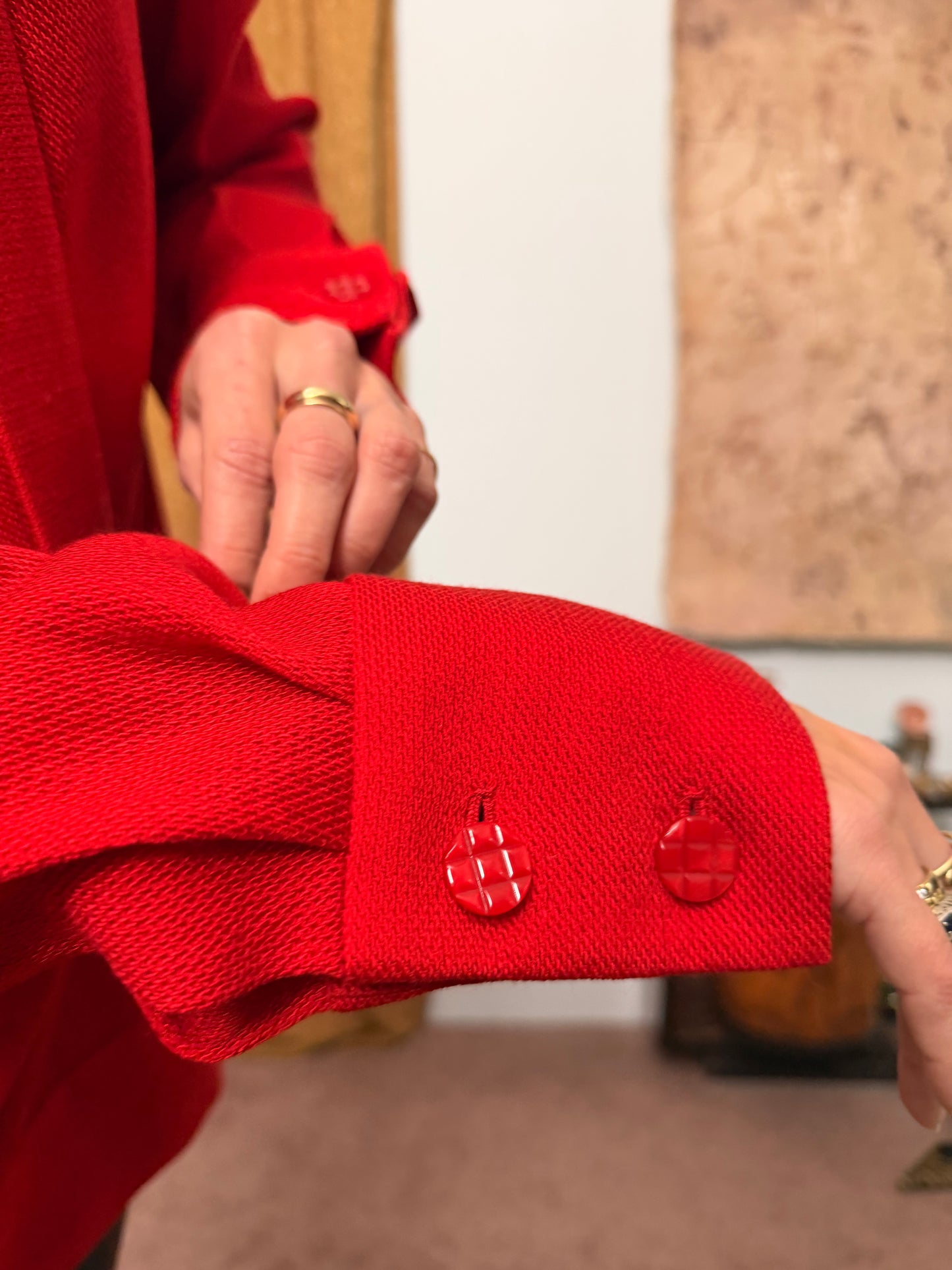 Blusa sartoriale con scollo a V e colletto anni 70