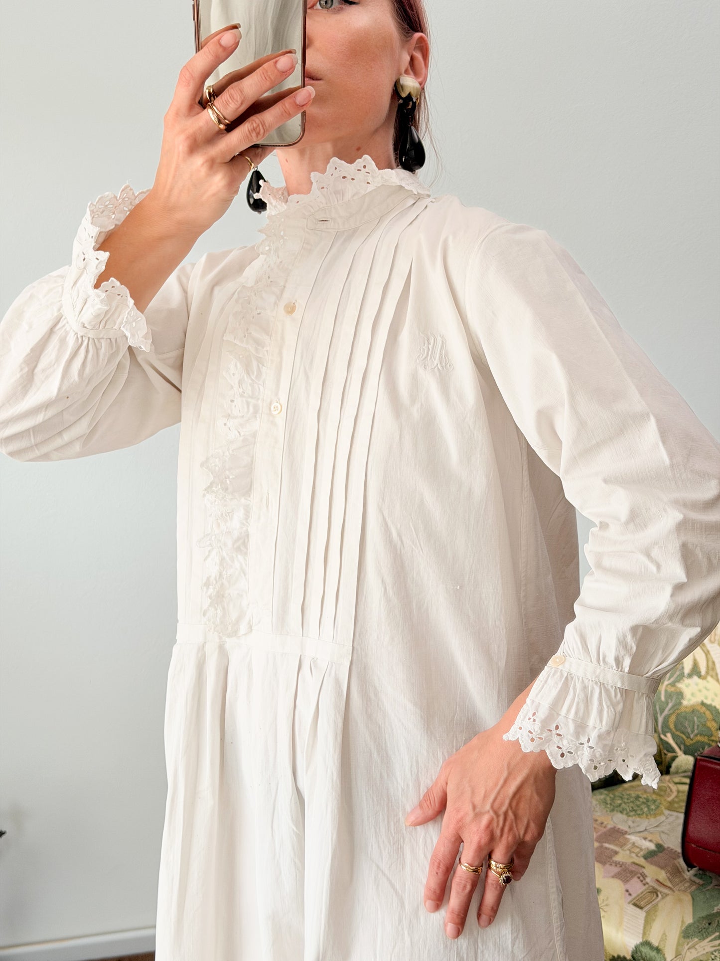 Camicia da notte antica ricamata a mano con pizzo sangallo