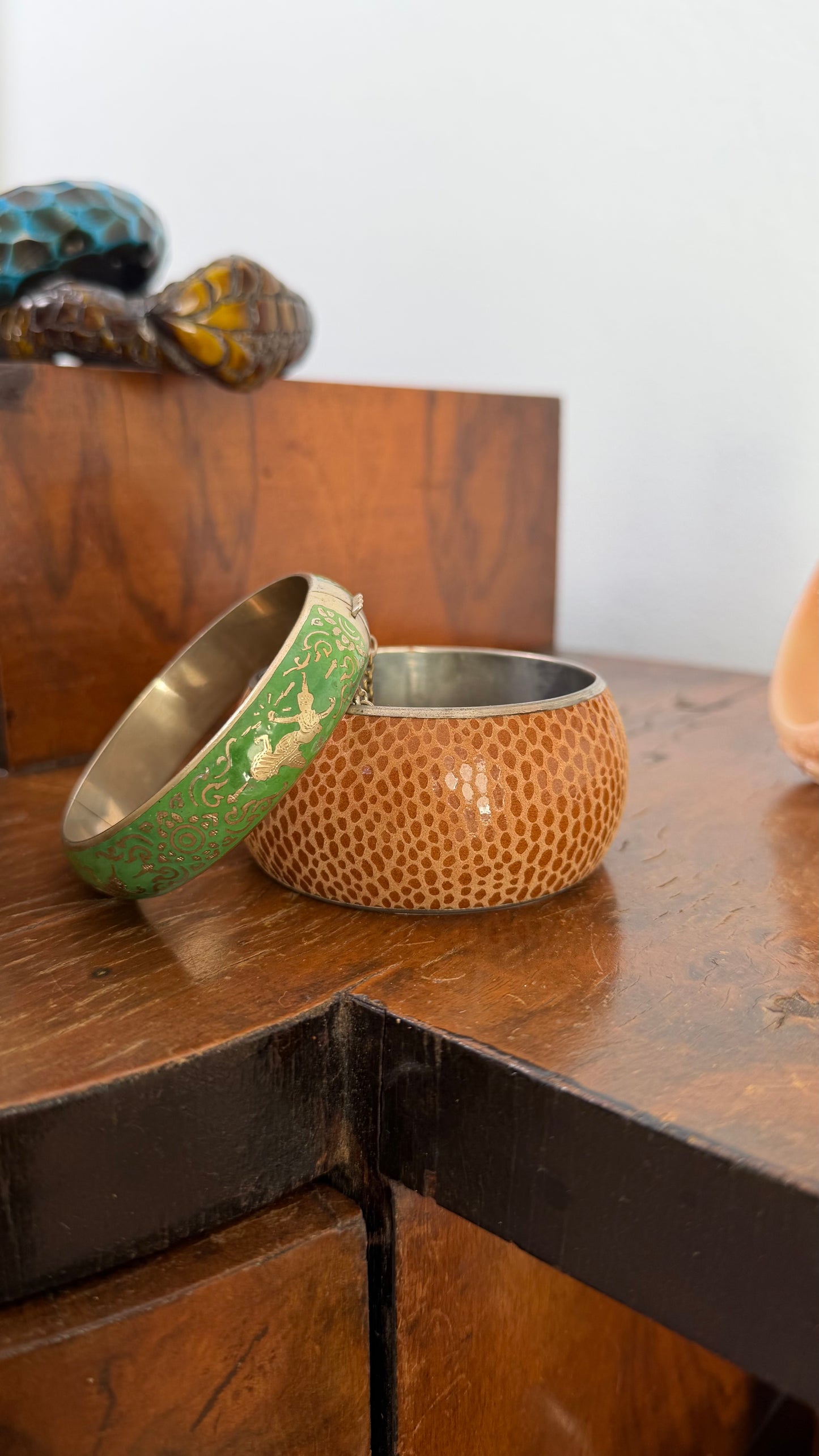 Bracciale Bangle in pelle effetto serpente e metallo anni 80