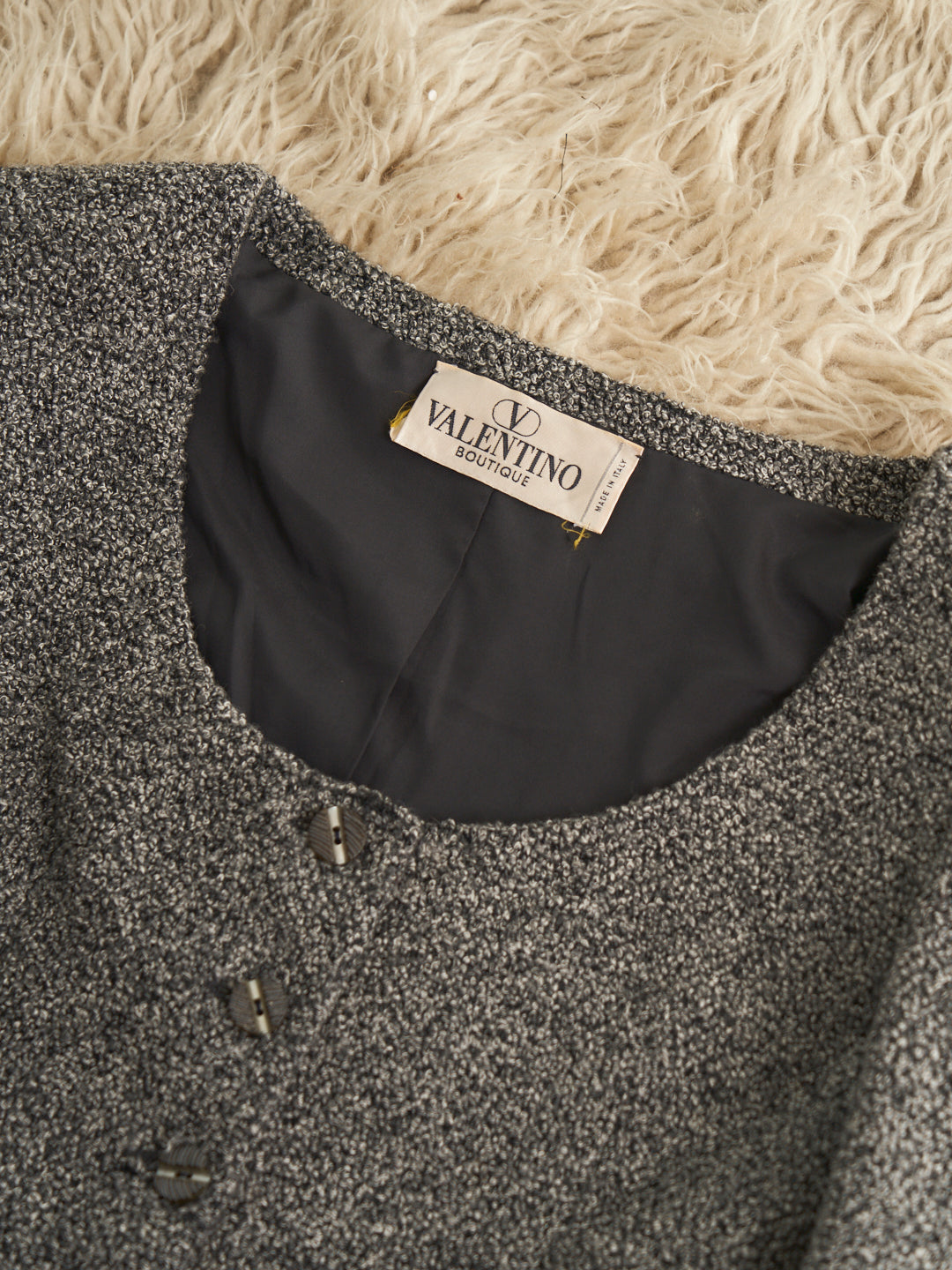 Giacca Valentino Boutique in lana vintage con bottoni texturizzati scavo collo profondo