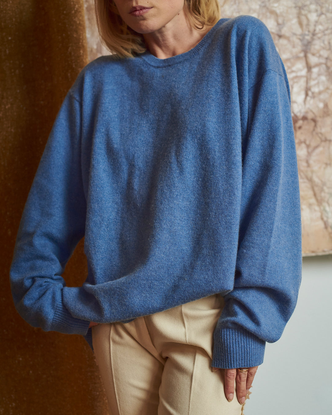 Maglia girocollo uomo in cachemire blu ceruleo