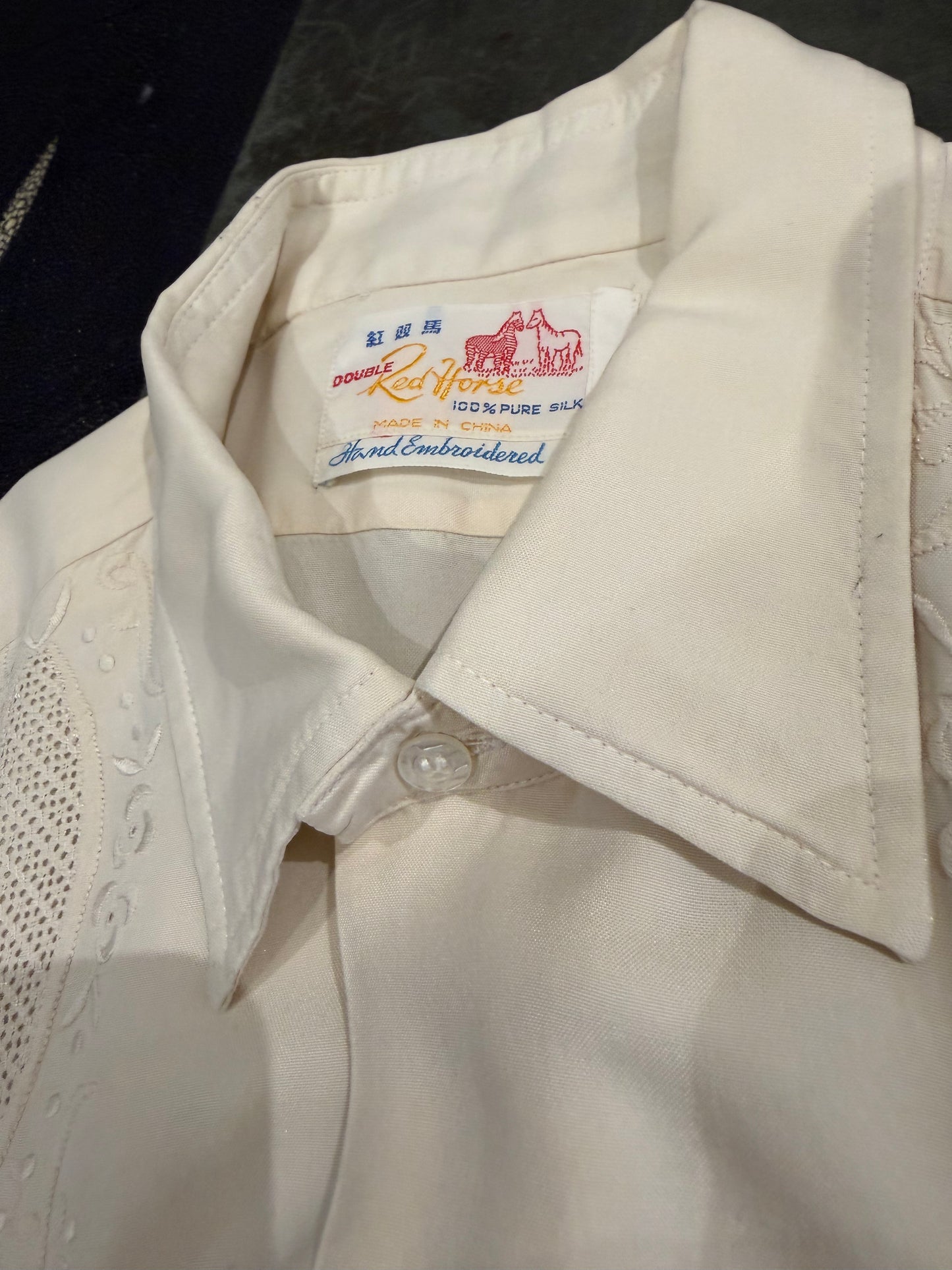 Camicia Orientale ricamata in seta a manica corta