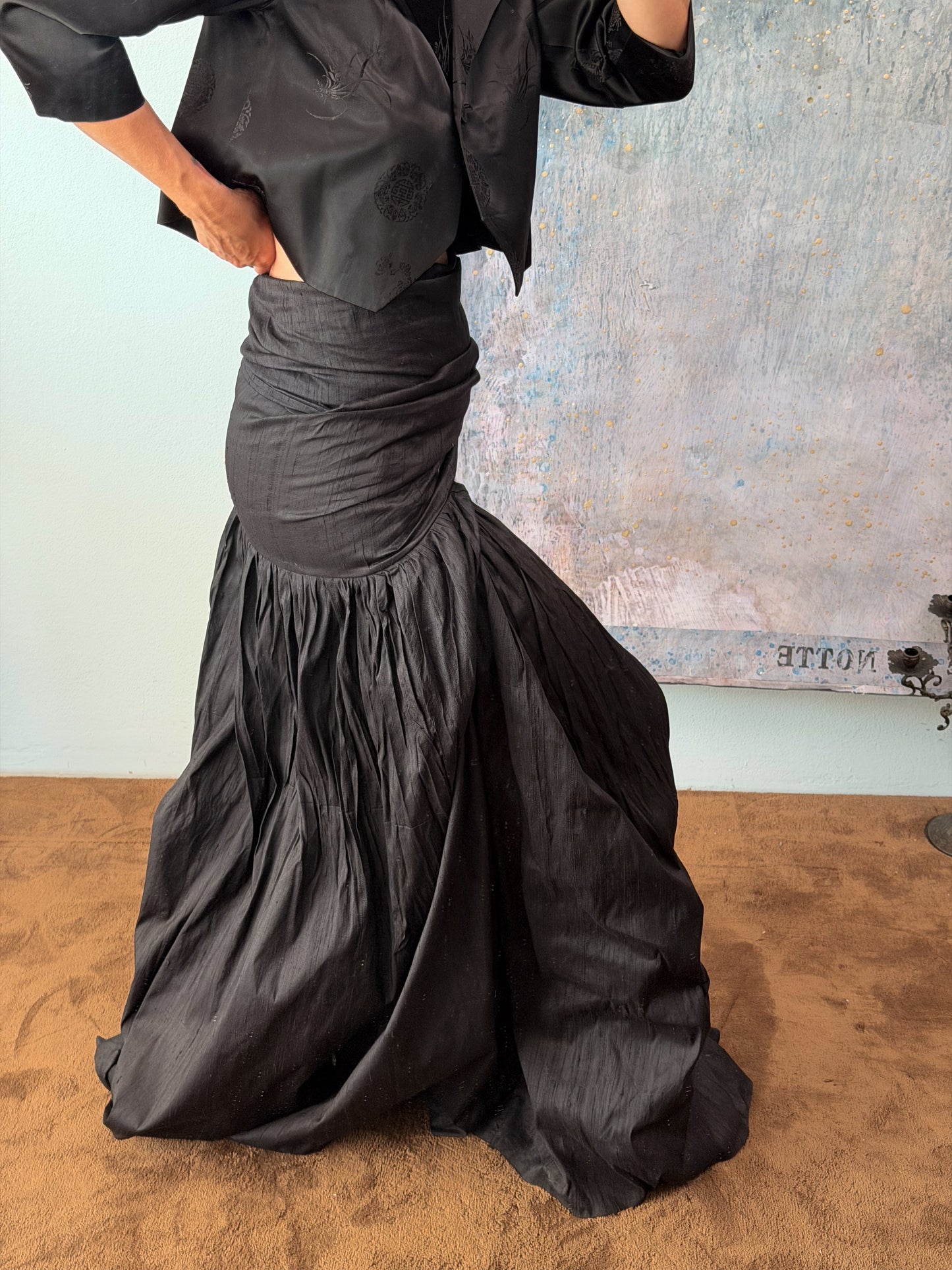 Gonna "Marisa" in shantung di seta nero, realizzata da Montanaro Vintage