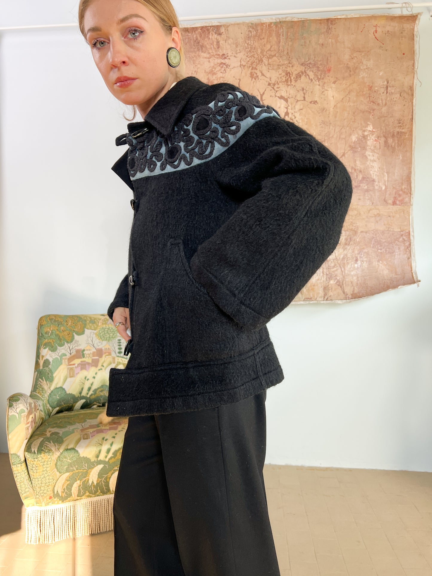 Giubbotto sartoriale ricamato a mano in lana d'alpaca