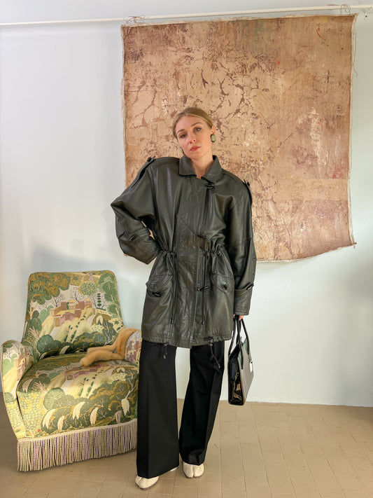 Giubbotto anni 80 in pelle con coulisse e alamari da donna